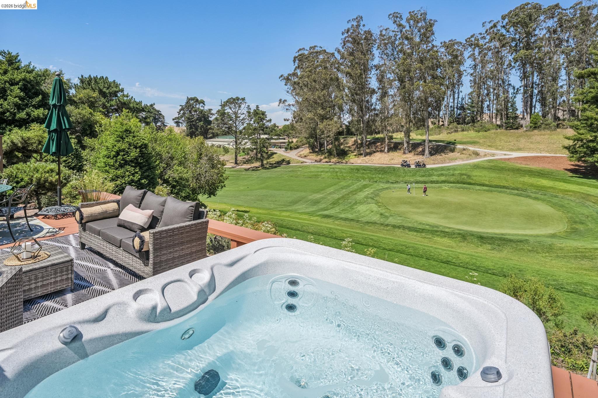 2206 Pinehurst Court