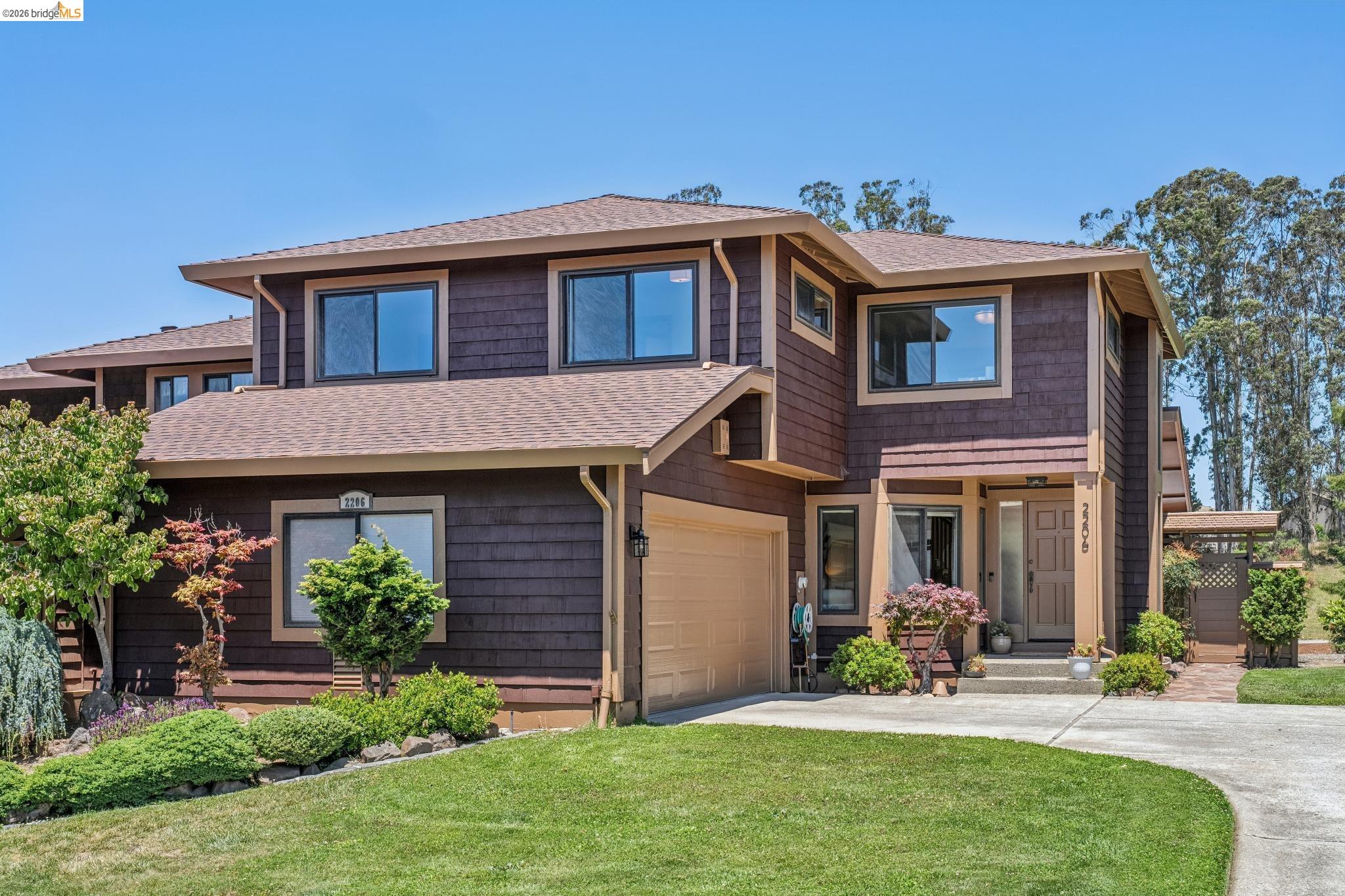 2206 Pinehurst Court