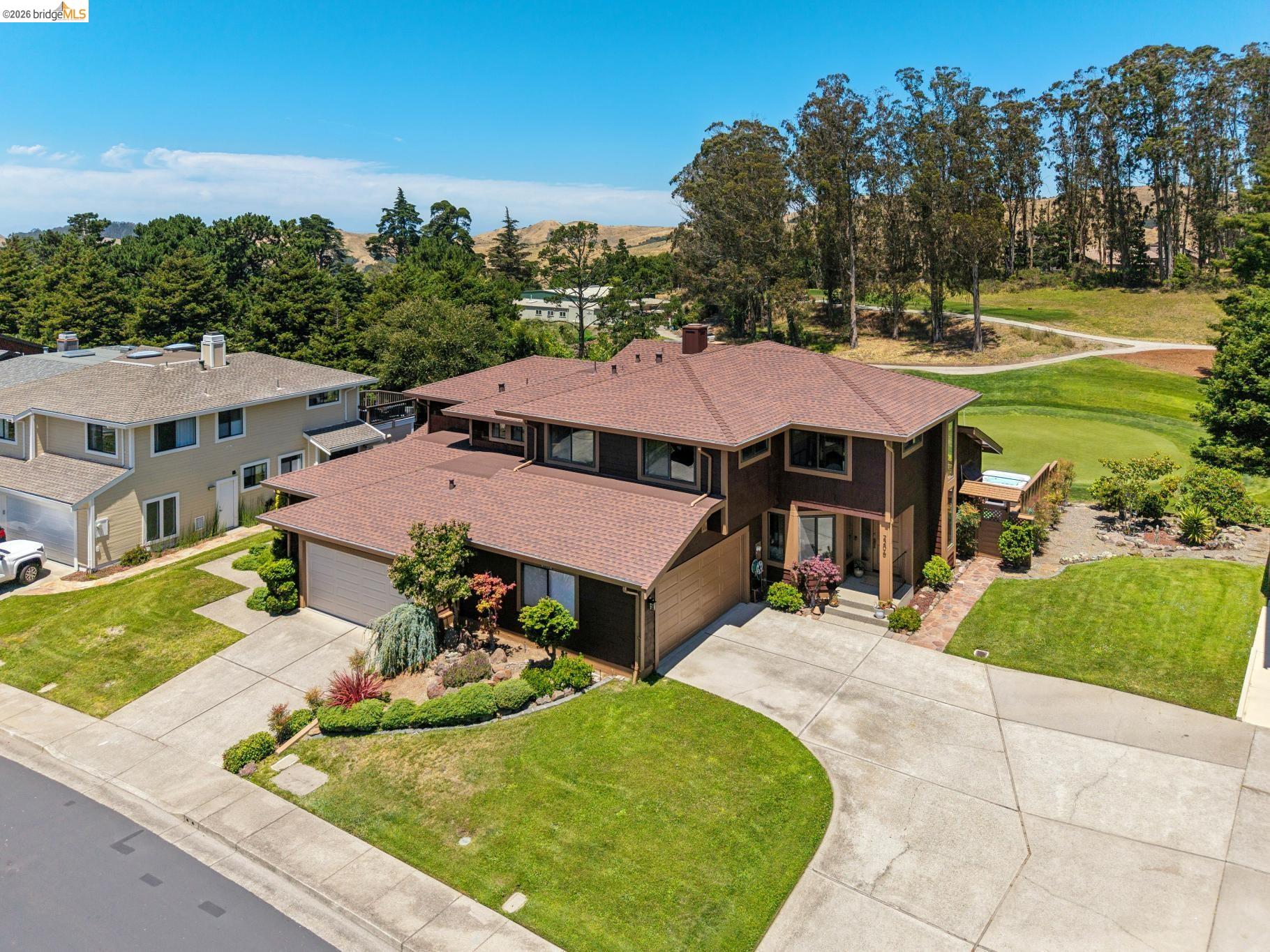 2206 Pinehurst Court