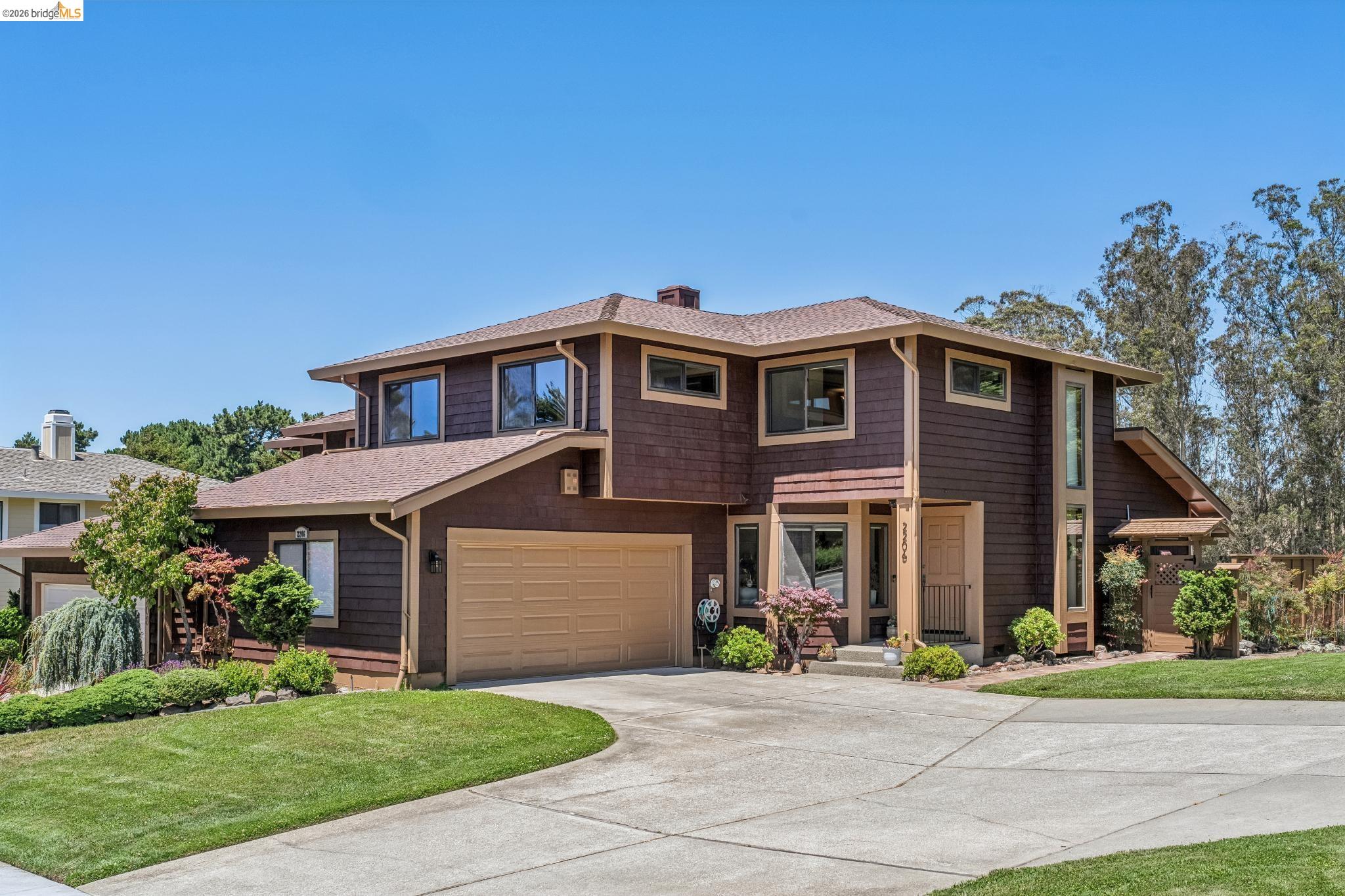 2206 Pinehurst Court