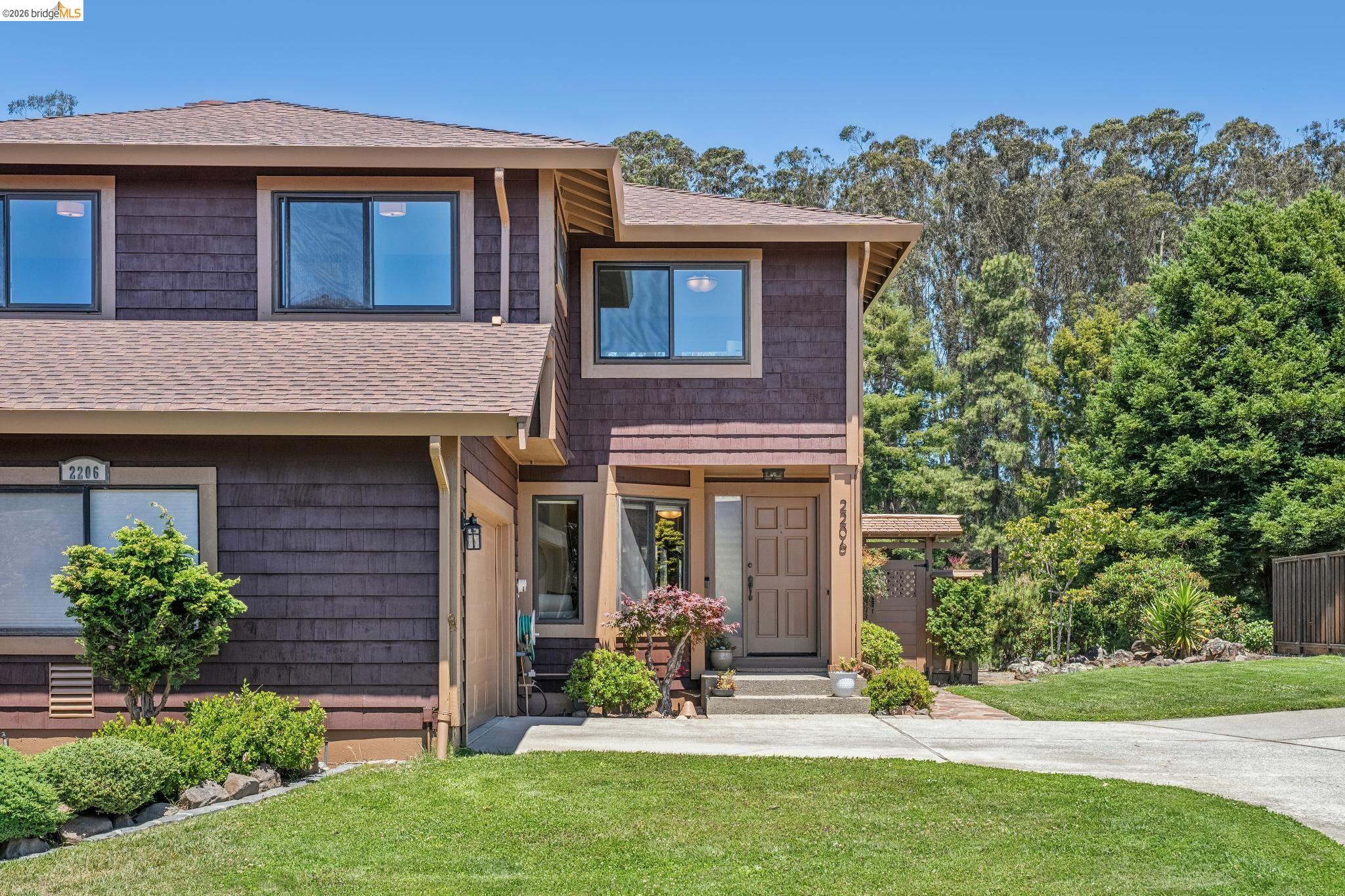 2206 Pinehurst Court