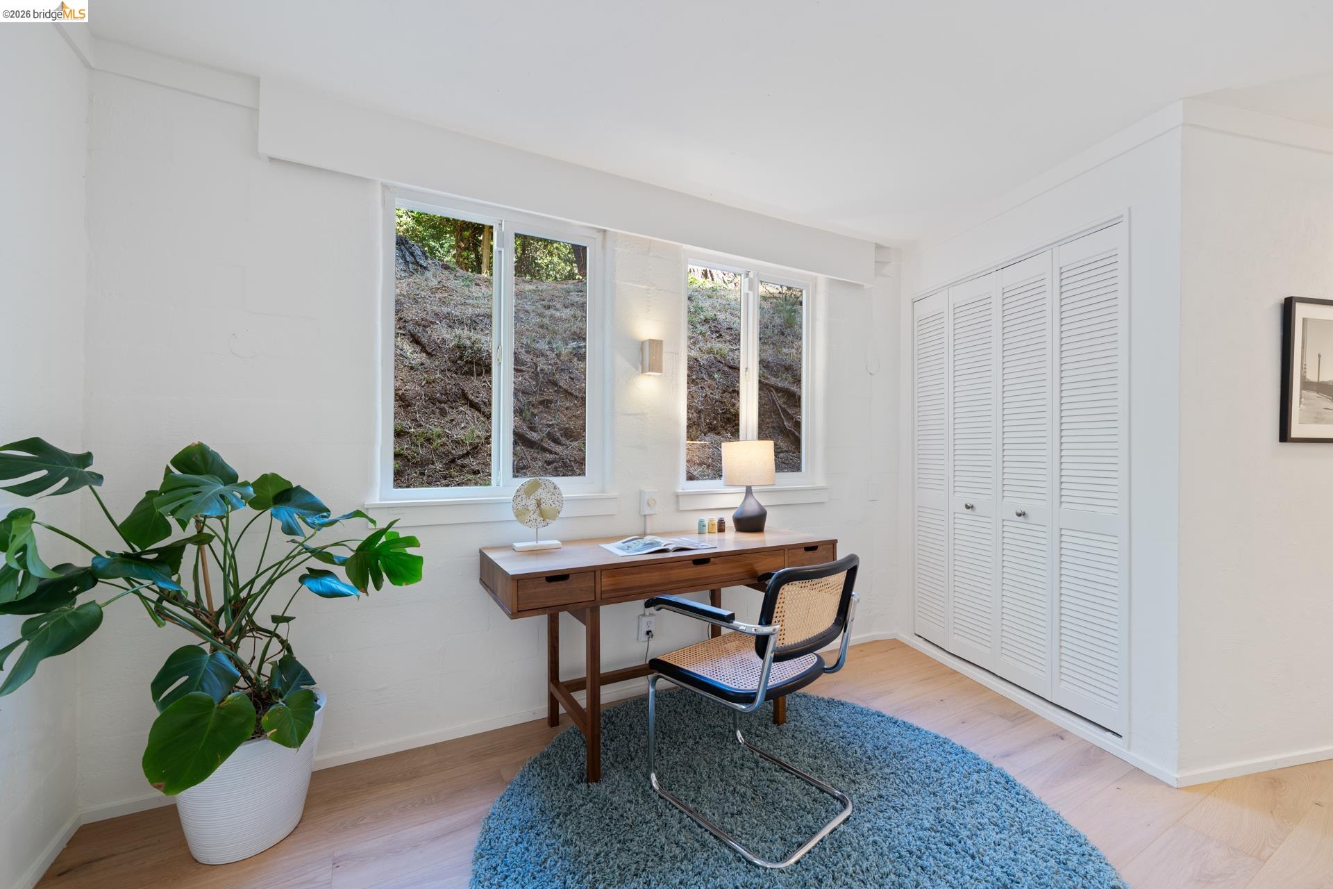 100 Avenida Drive