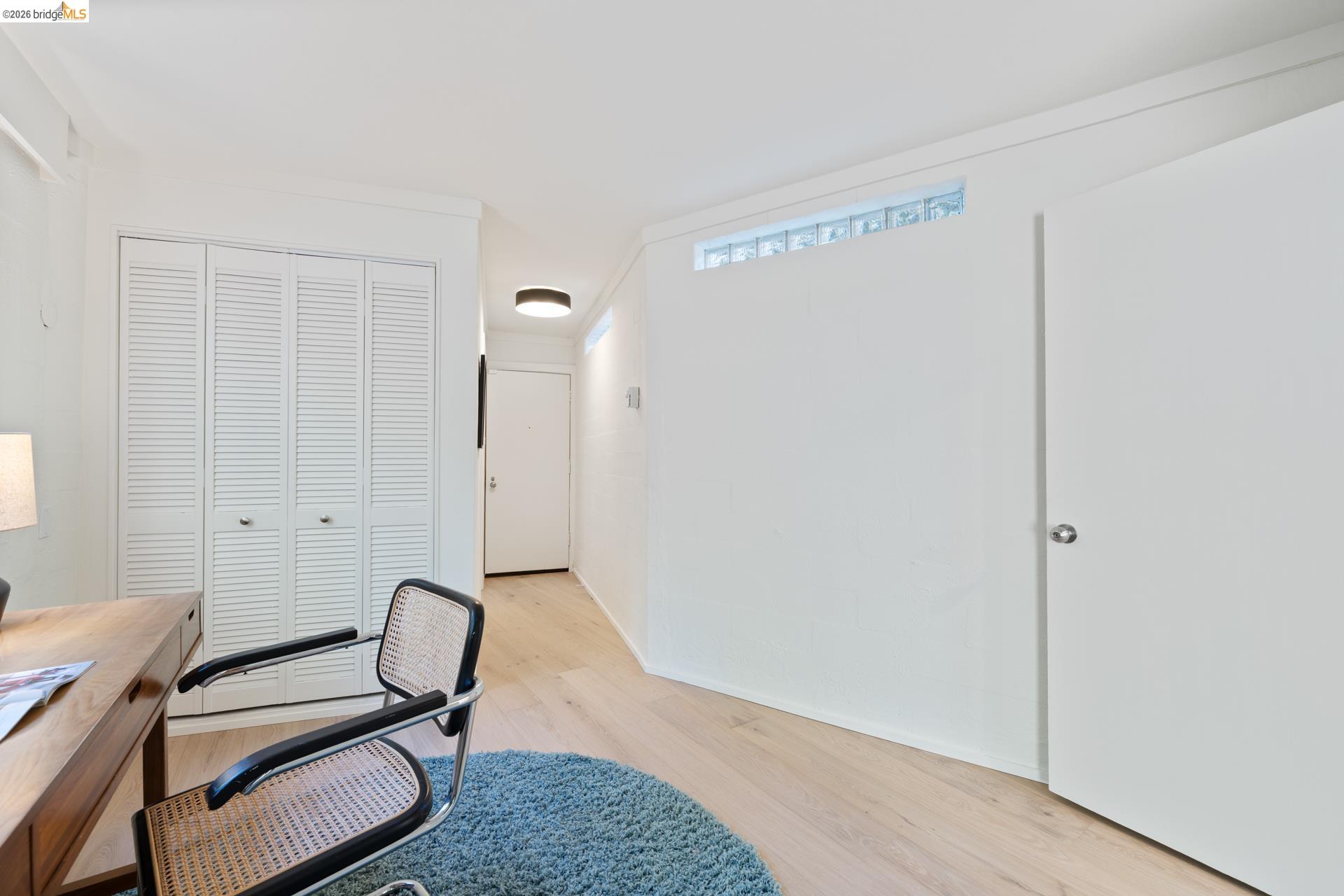 100 Avenida Drive