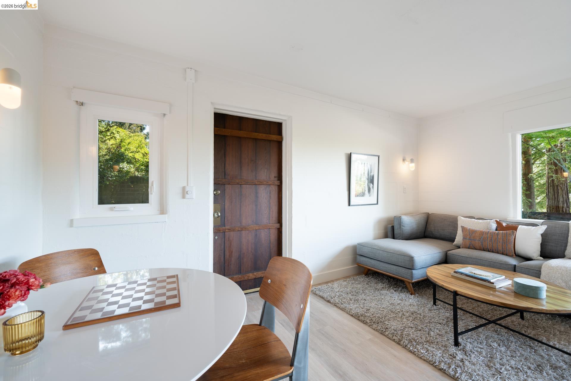 100 Avenida Drive