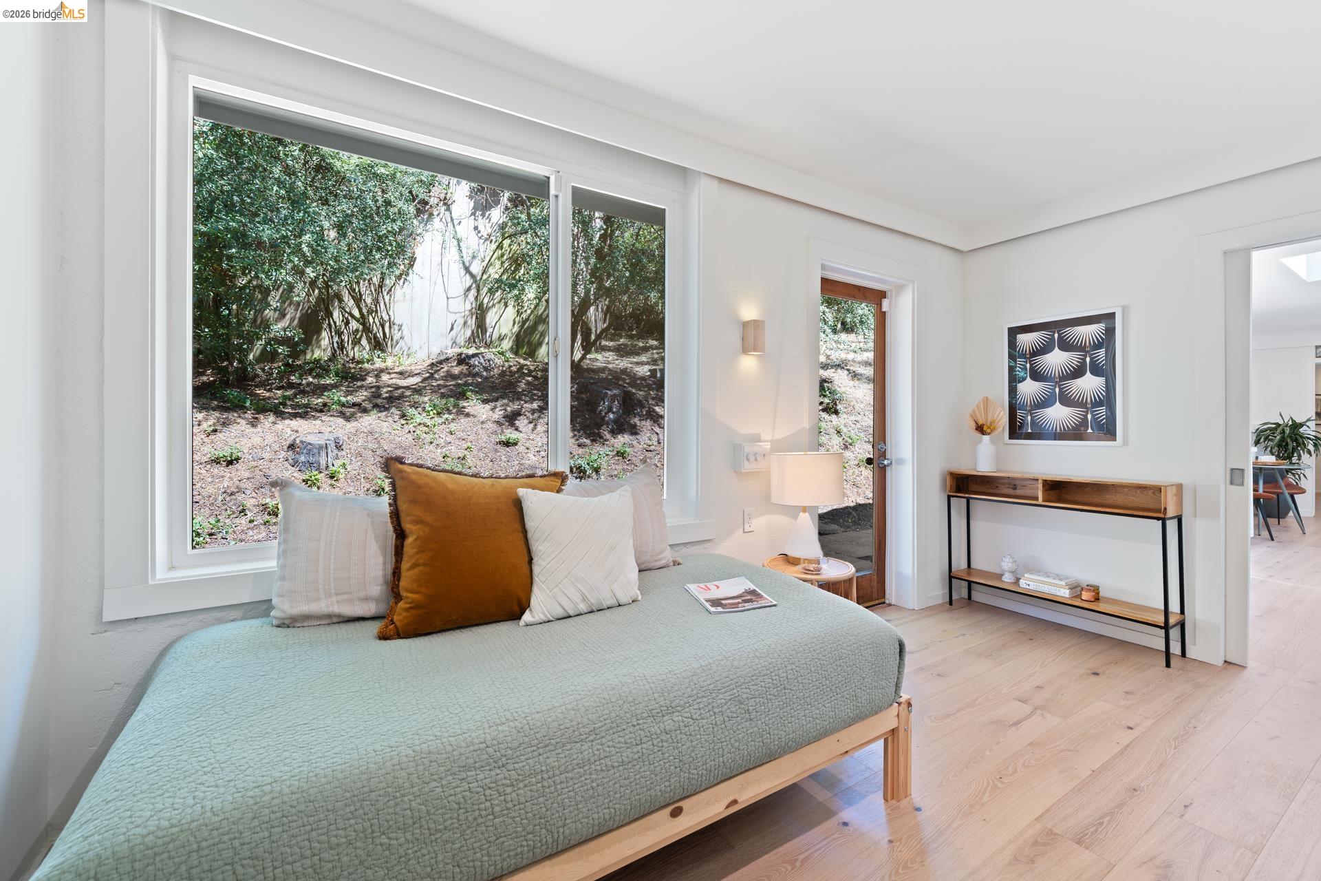 100 Avenida Drive