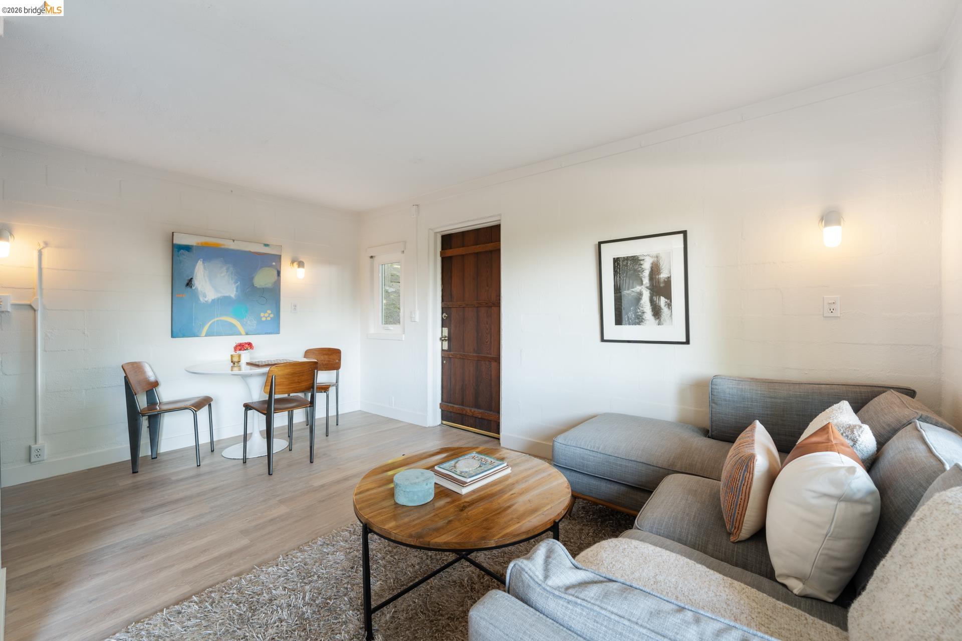 100 Avenida Drive