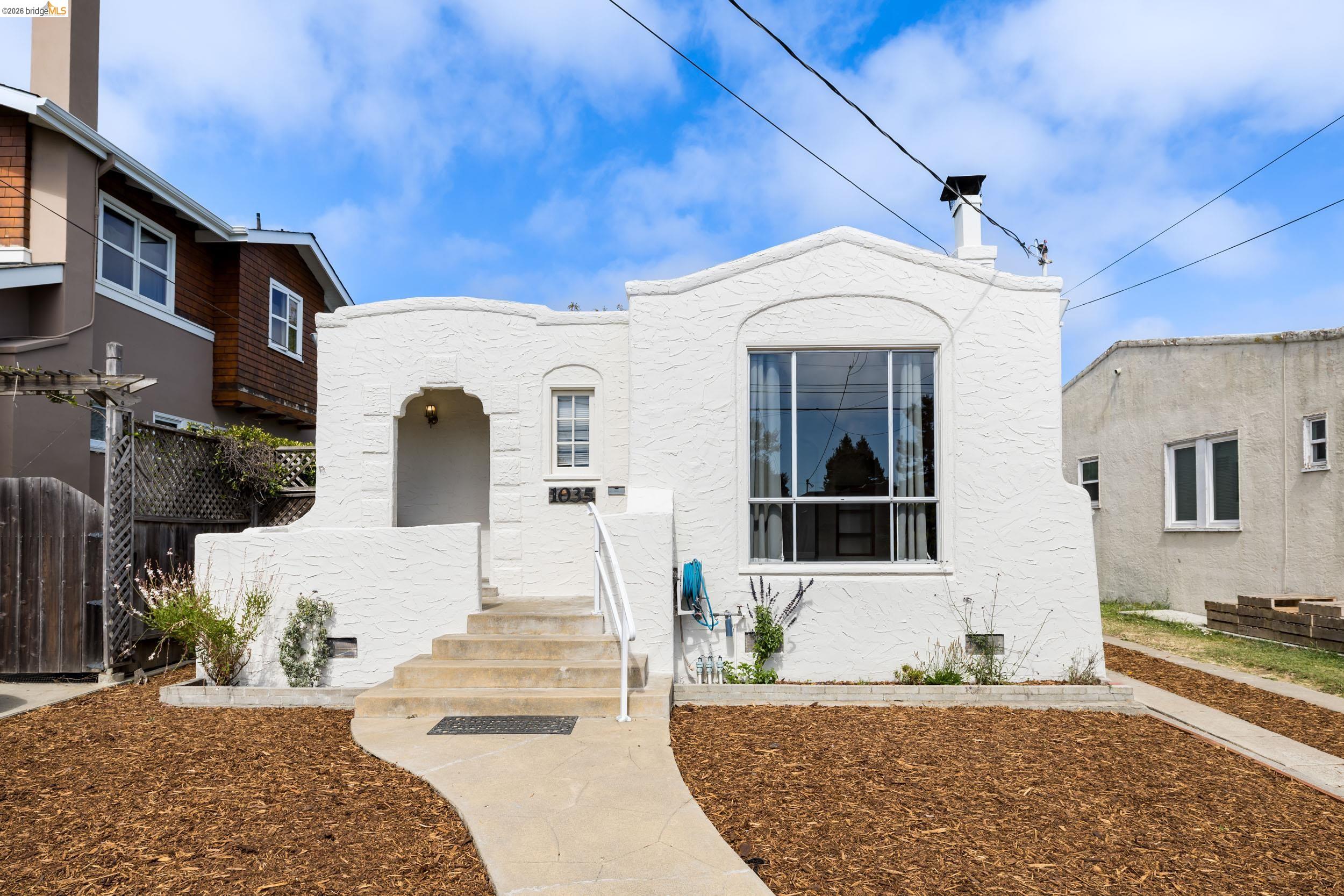 1035 Pomona Avenue