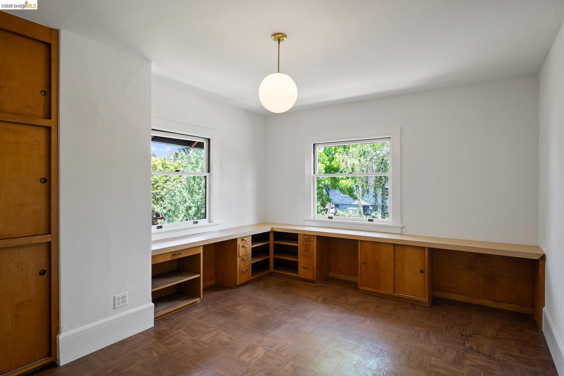 2714 Woolsey Street