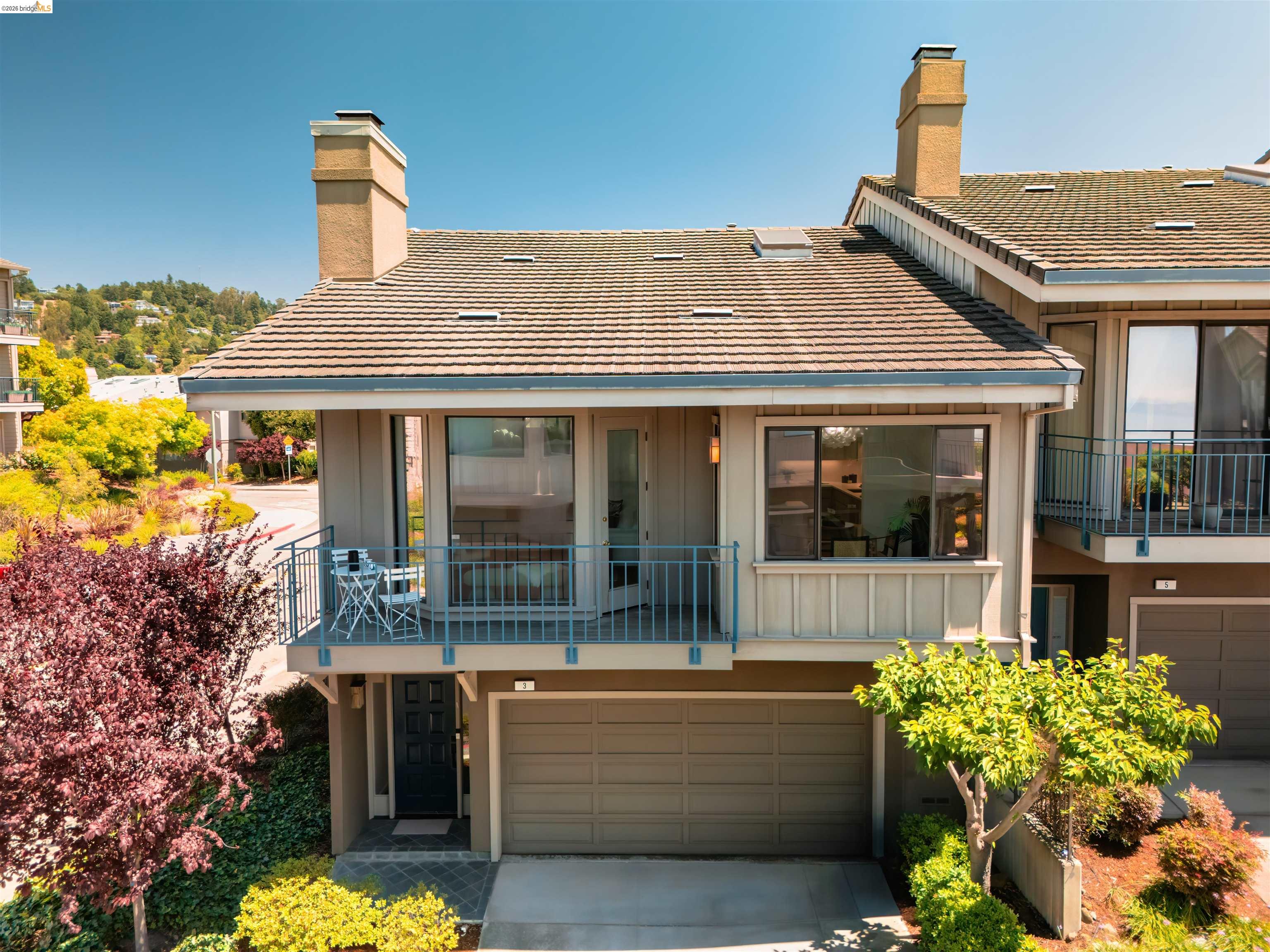 3 Windward Hl