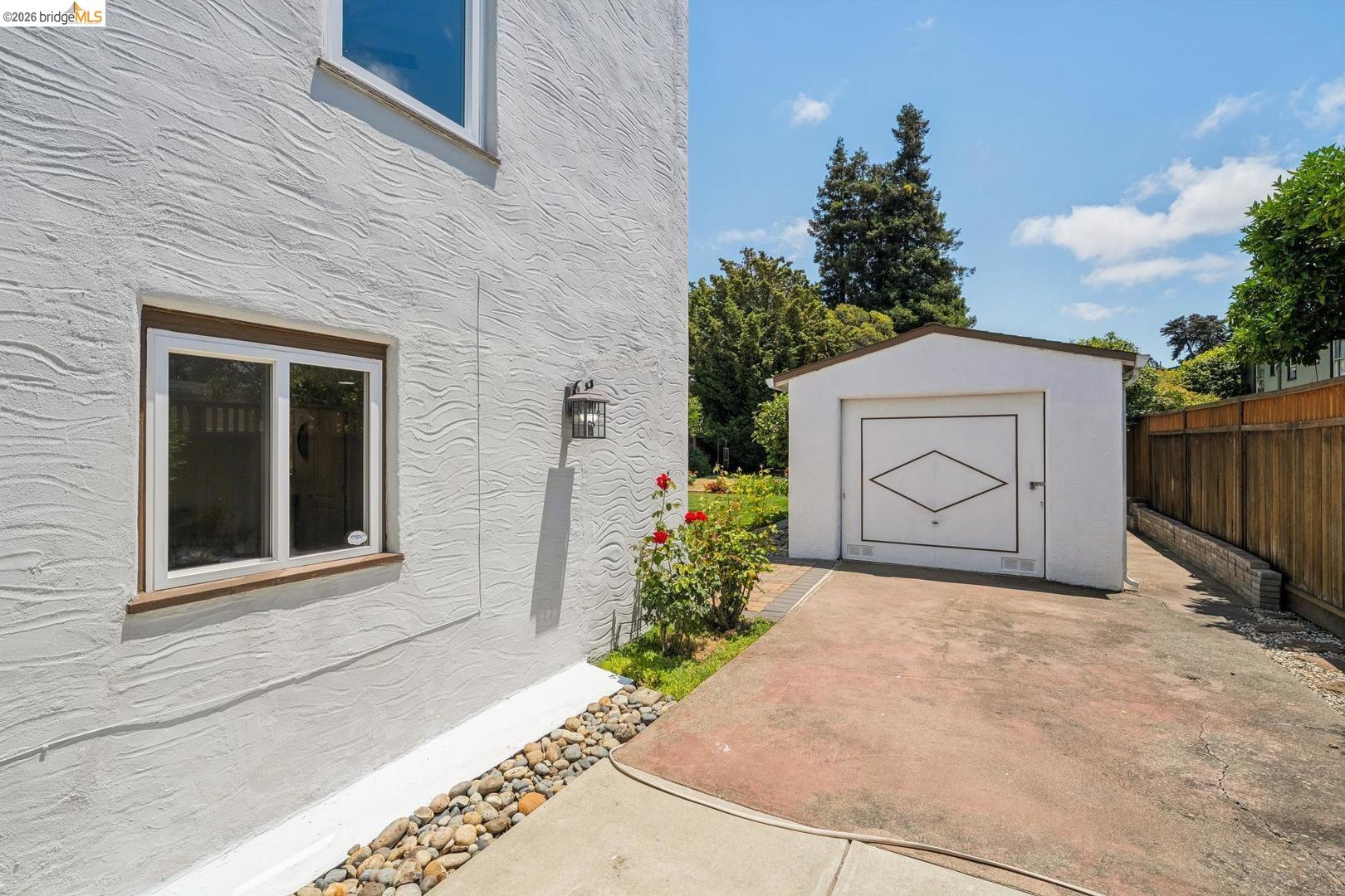 525 Dowling Blvd.