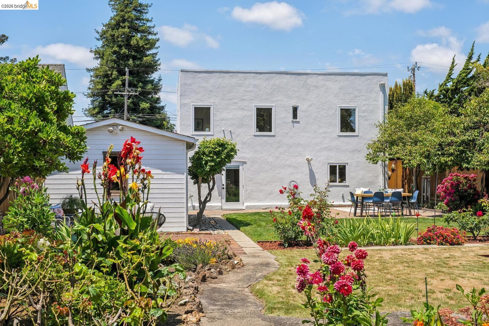 525 Dowling Blvd.