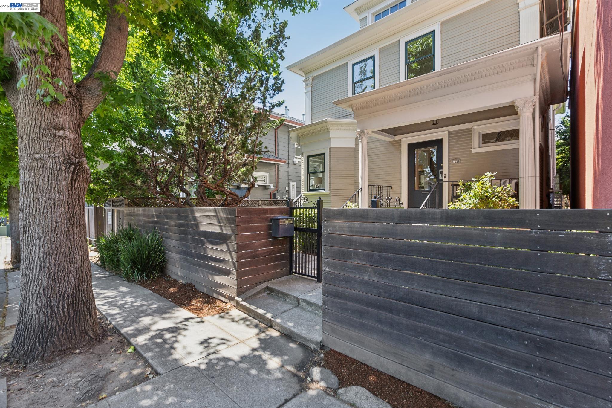 2607 Alcatraz Ave