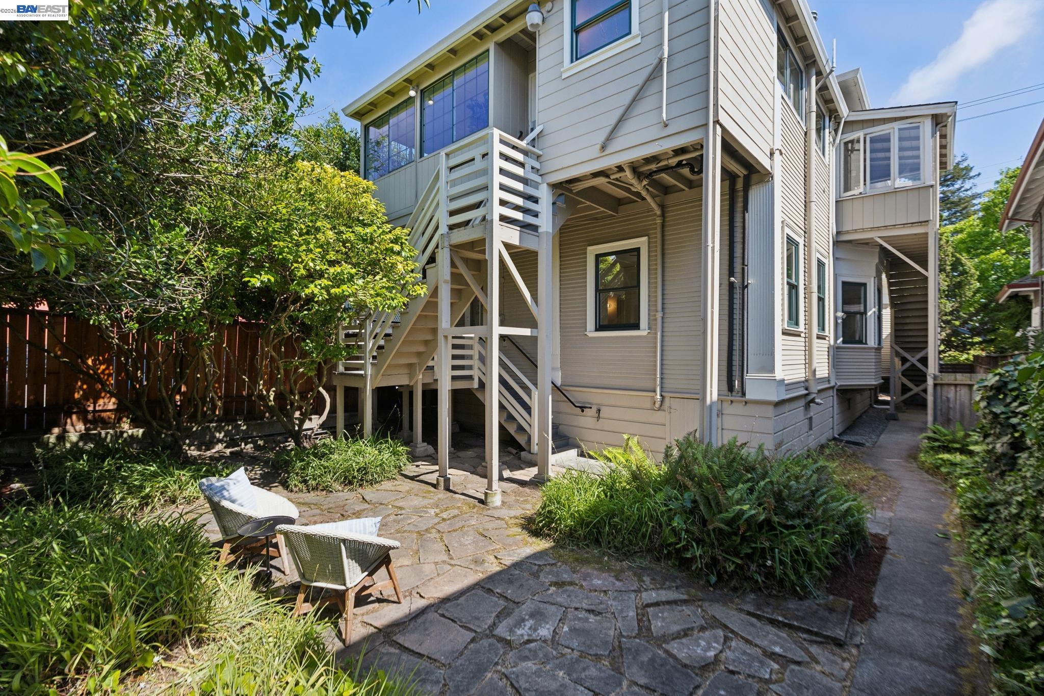 2607 Alcatraz Ave