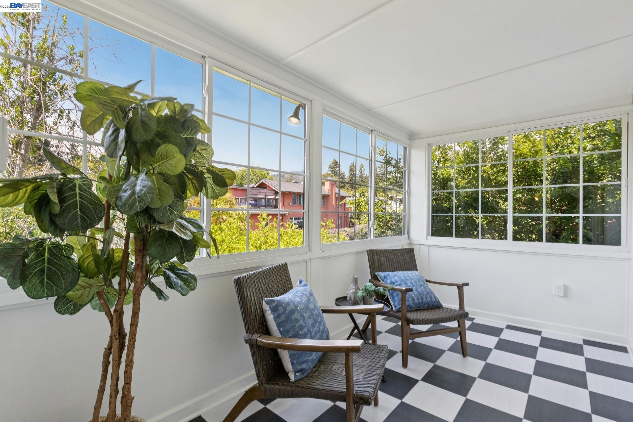 2607 Alcatraz Ave