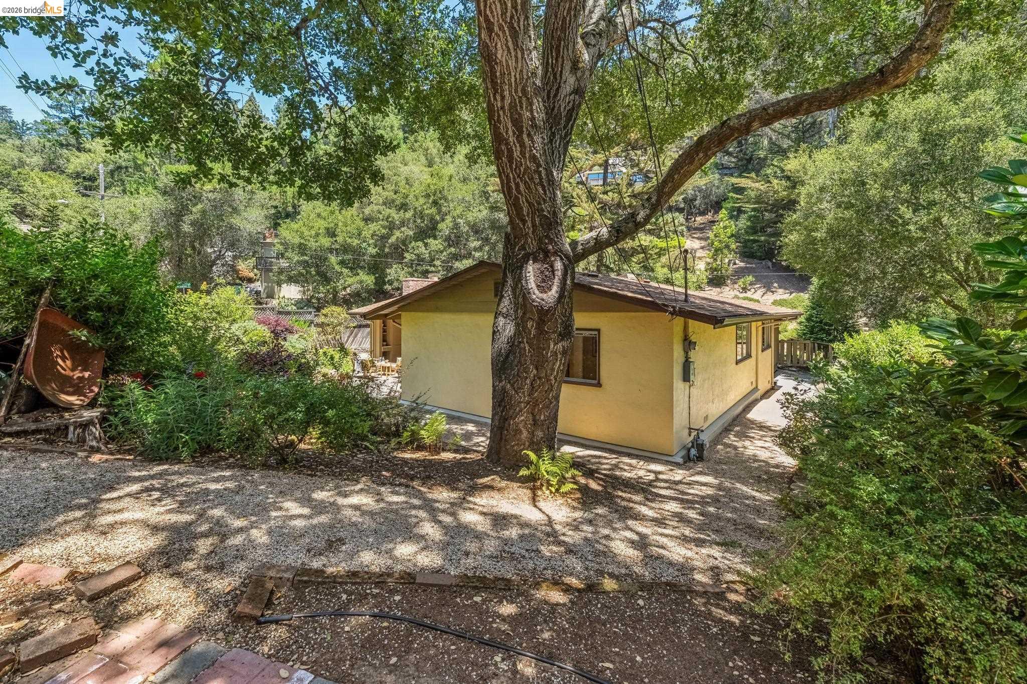 7200 Saroni Drive