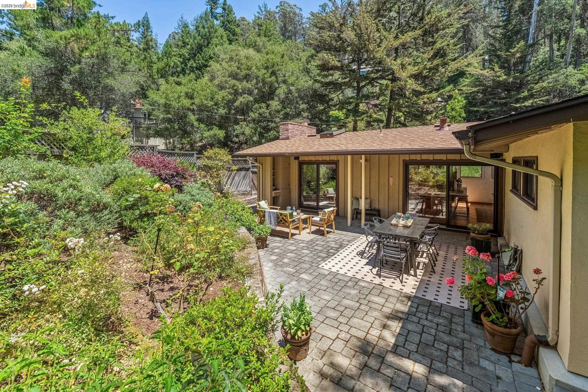 7200 Saroni Drive