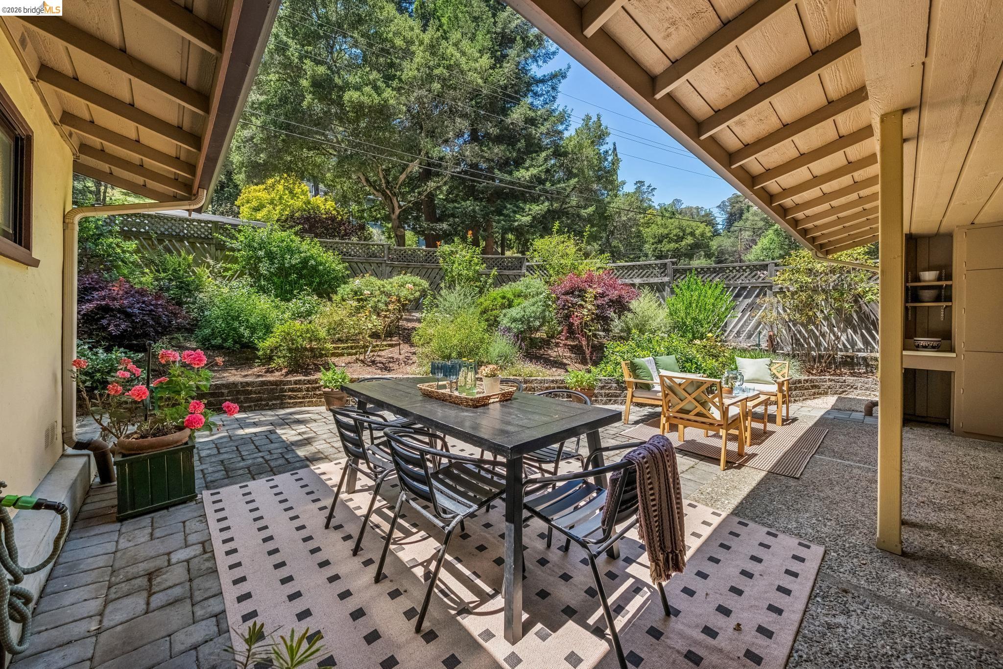 7200 Saroni Drive