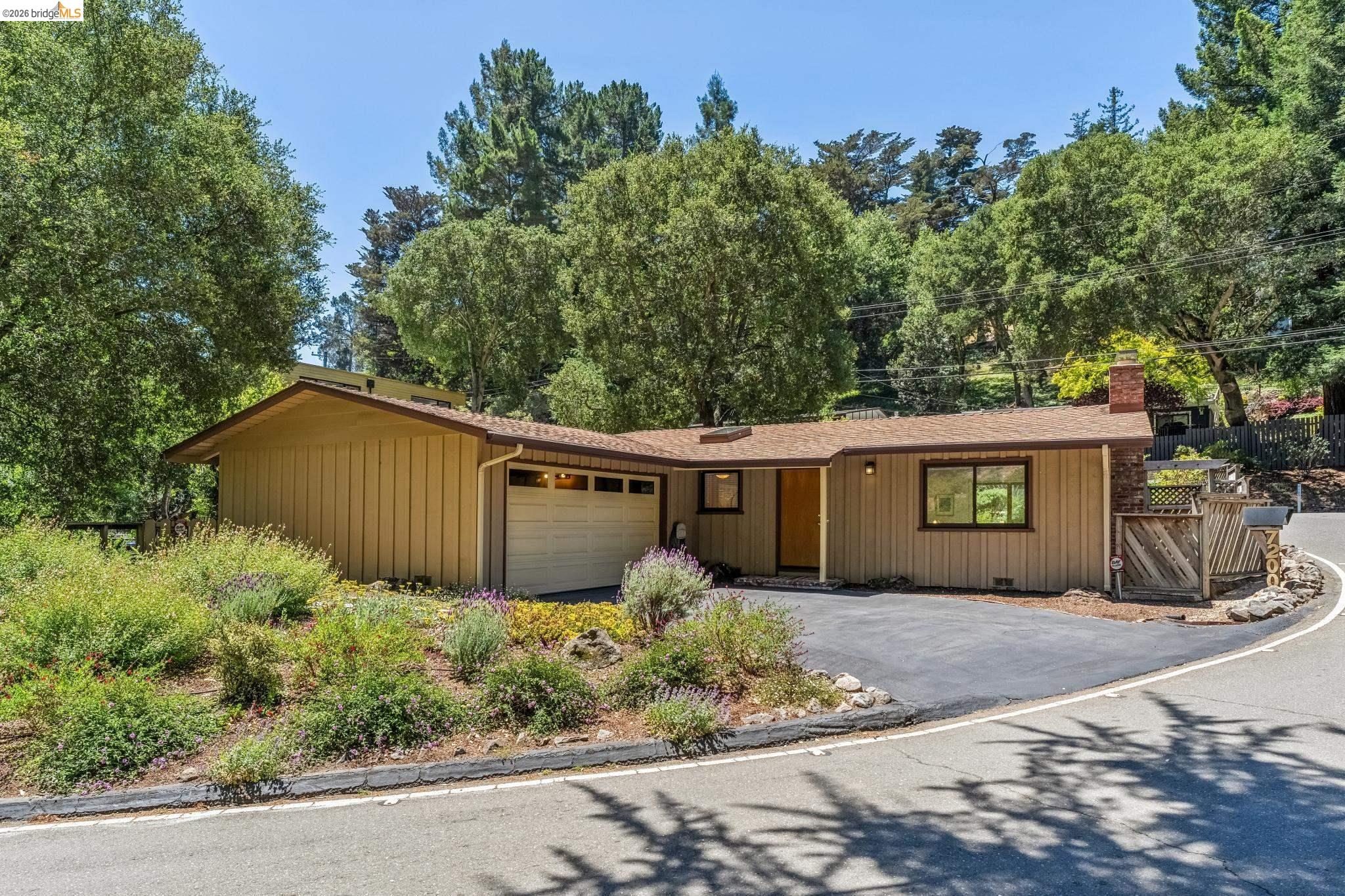 7200 Saroni Drive