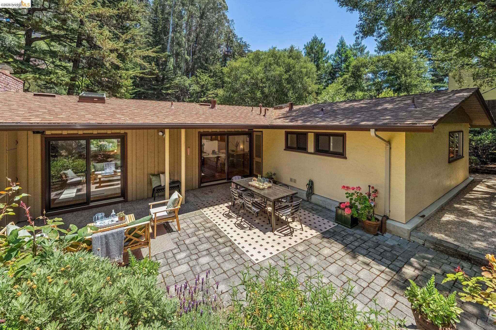 7200 Saroni Drive