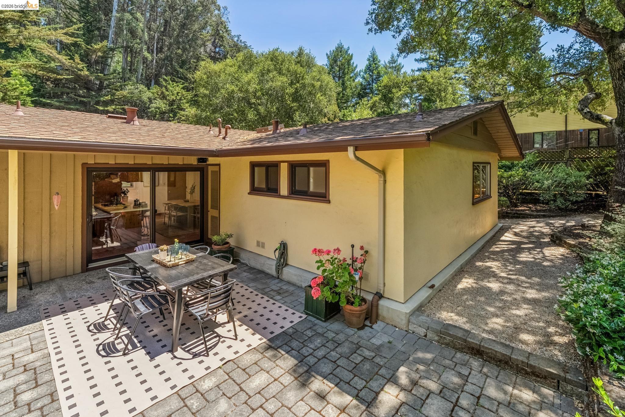 7200 Saroni Drive