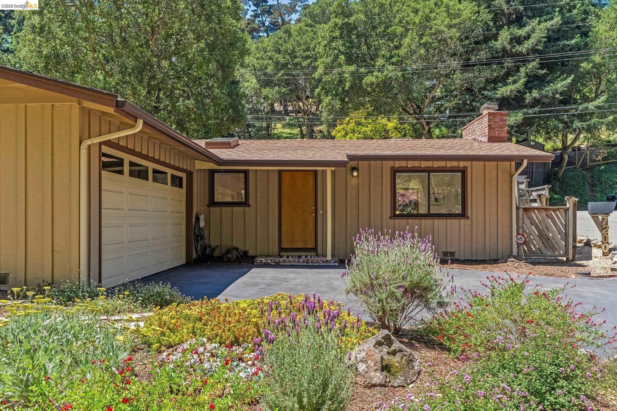 7200 Saroni Drive