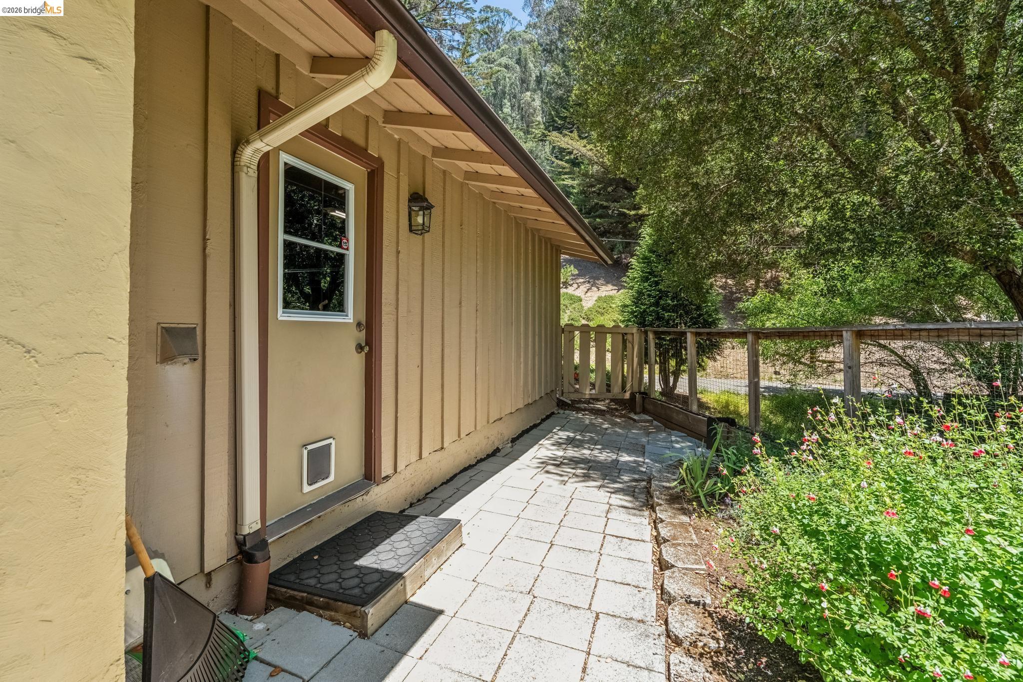 7200 Saroni Drive