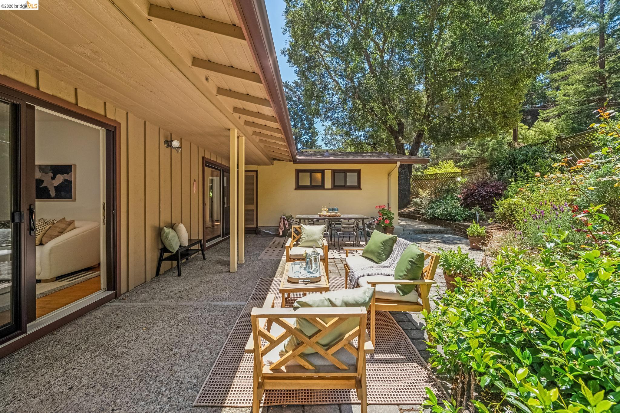 7200 Saroni Drive