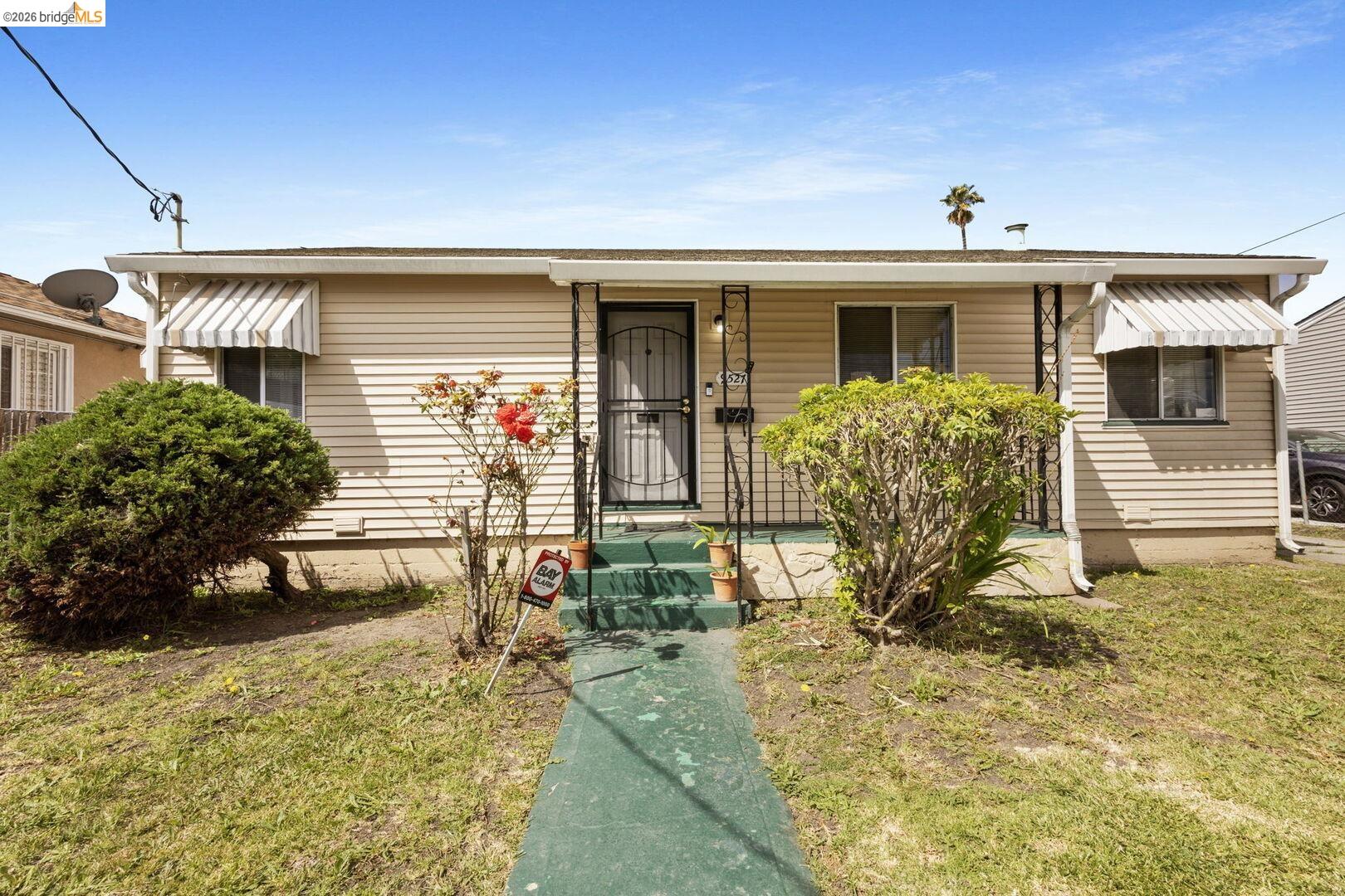 9527 Coral Road
