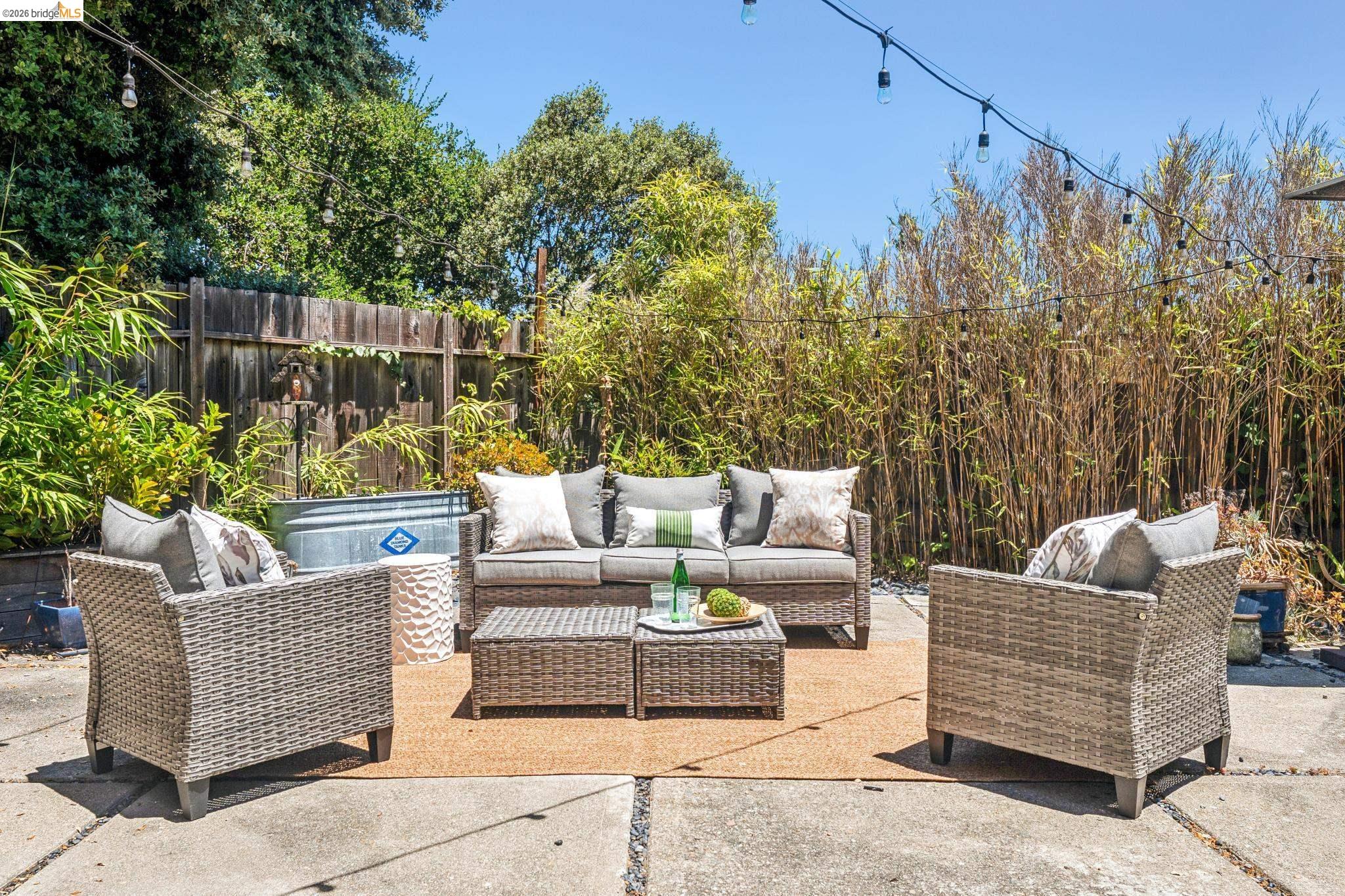 455 Lagunitas Ave