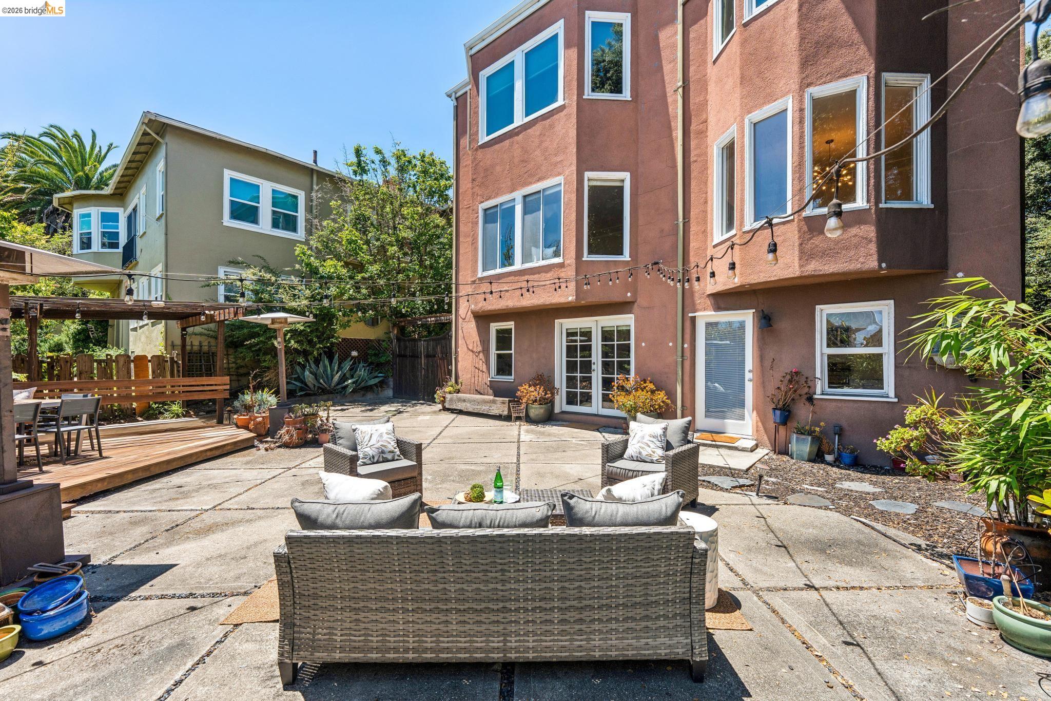 455 Lagunitas Ave