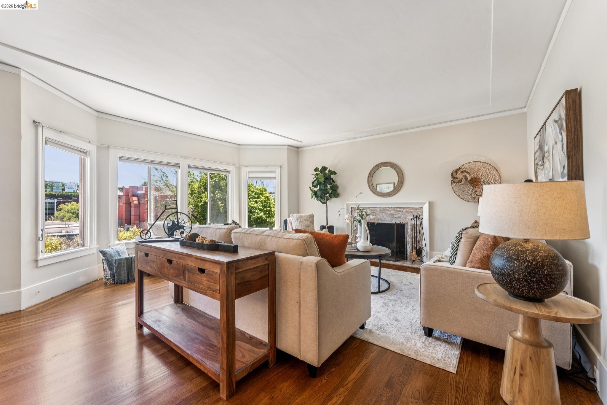455 Lagunitas Ave