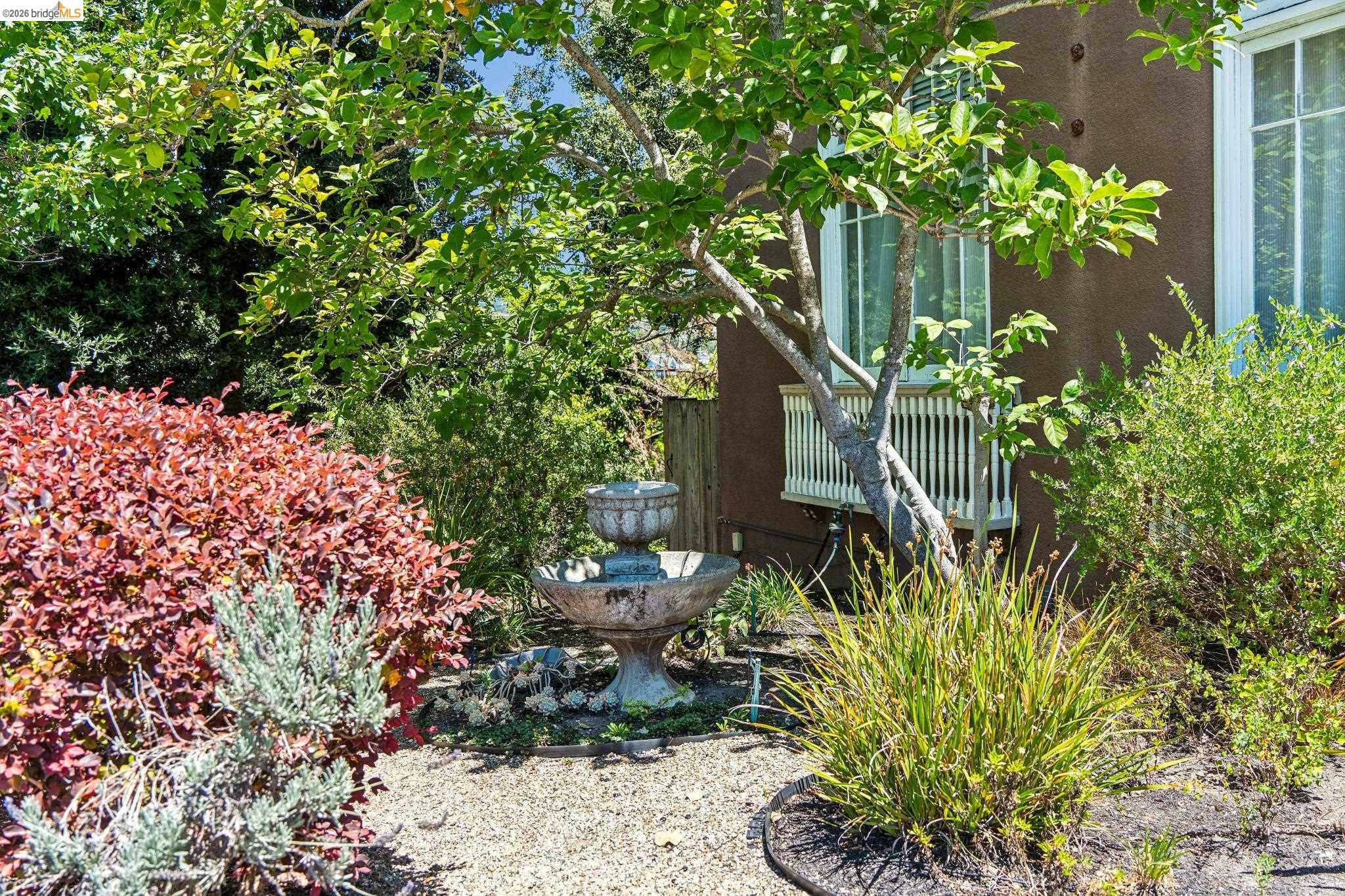 455 Lagunitas Ave