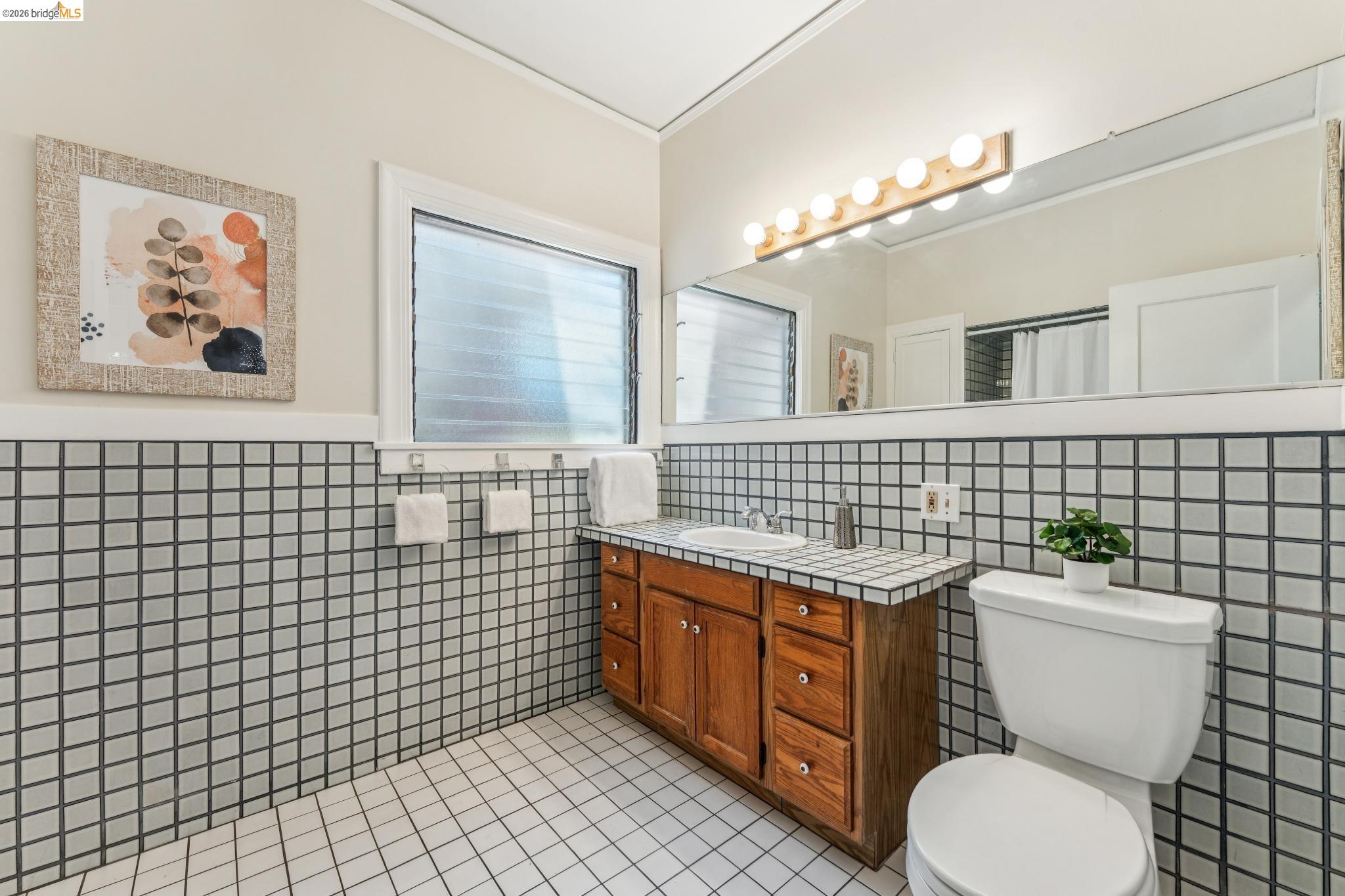 455 Lagunitas Ave
