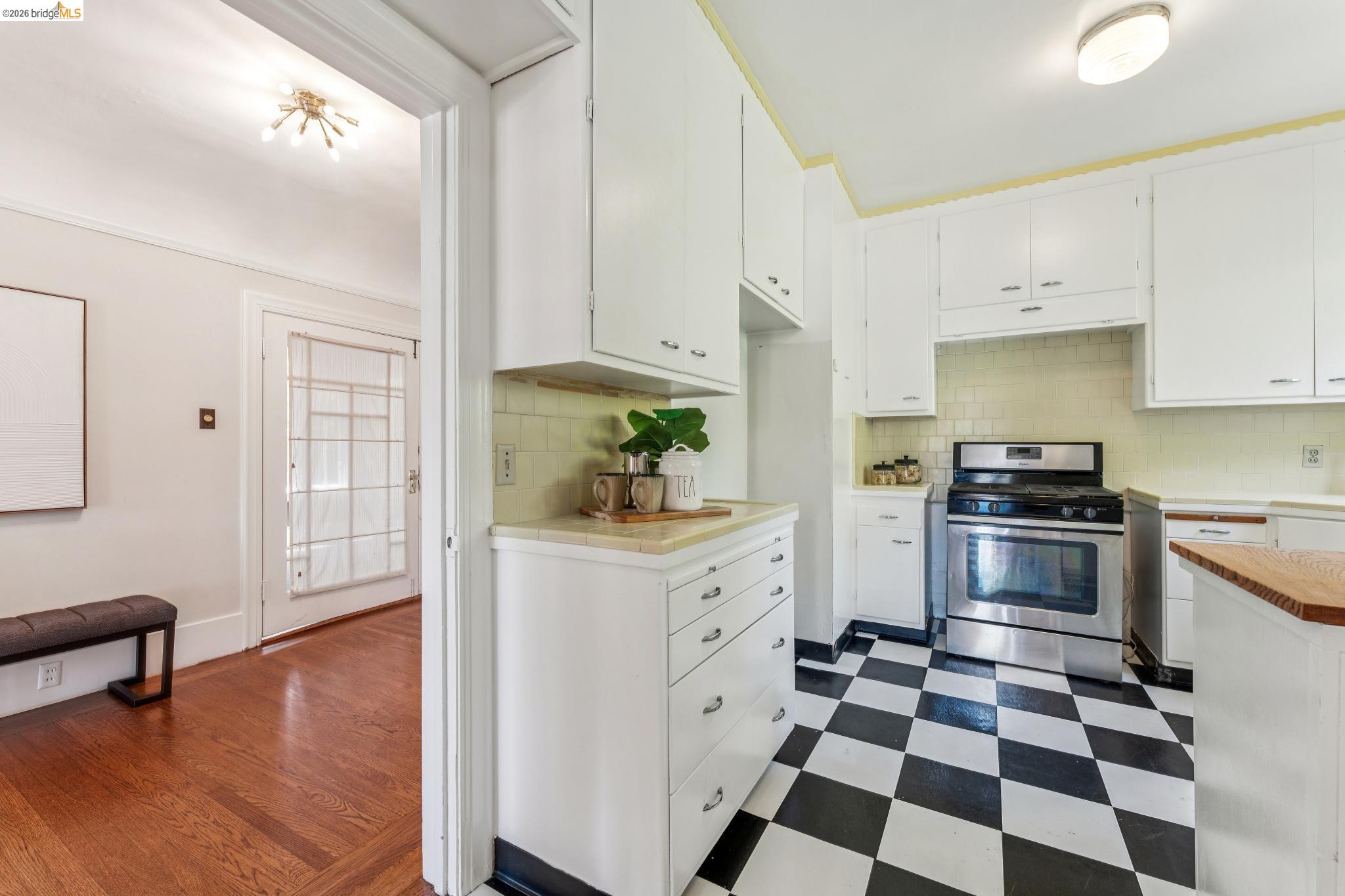 455 Lagunitas Ave