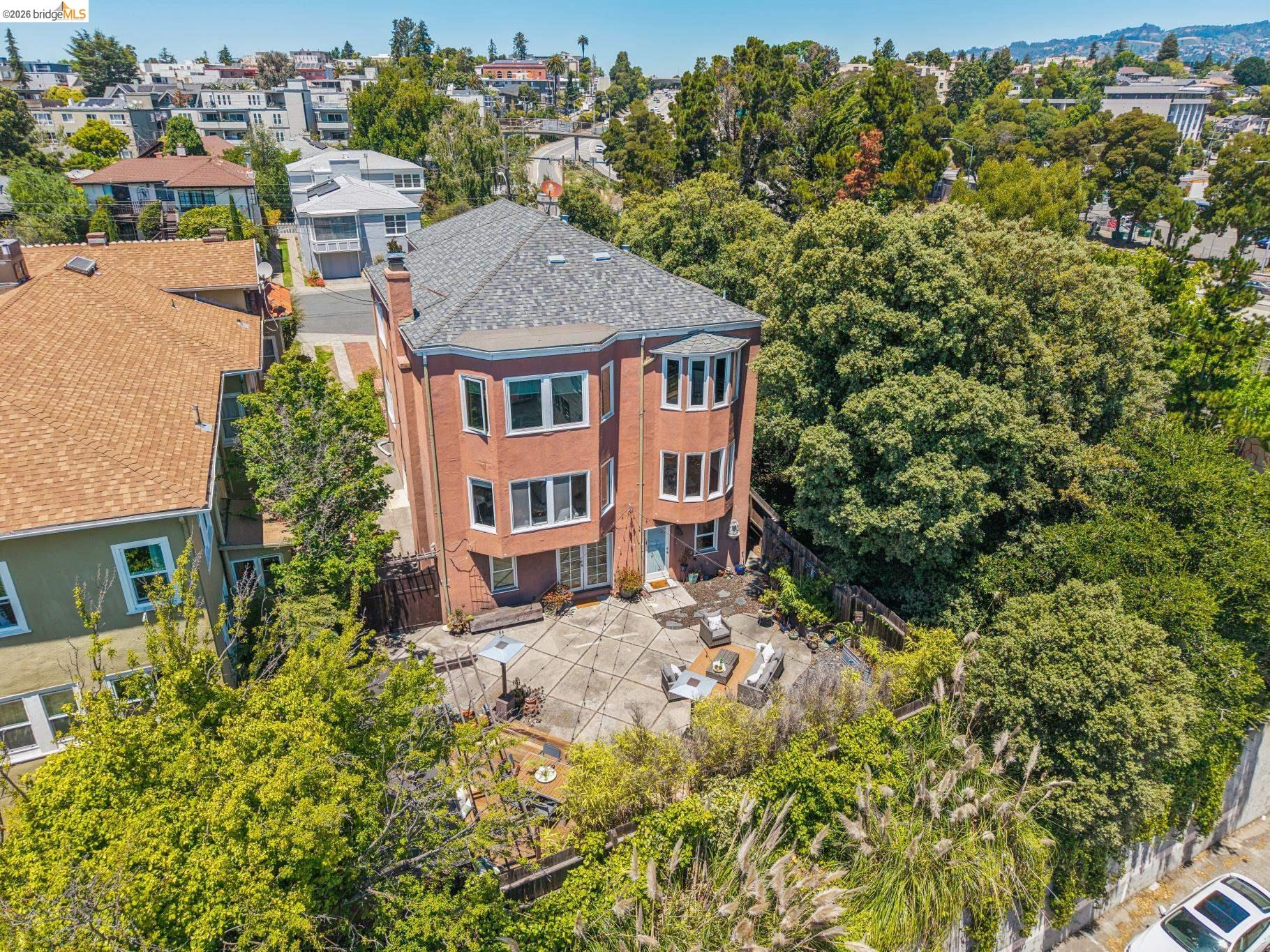 455 Lagunitas Ave