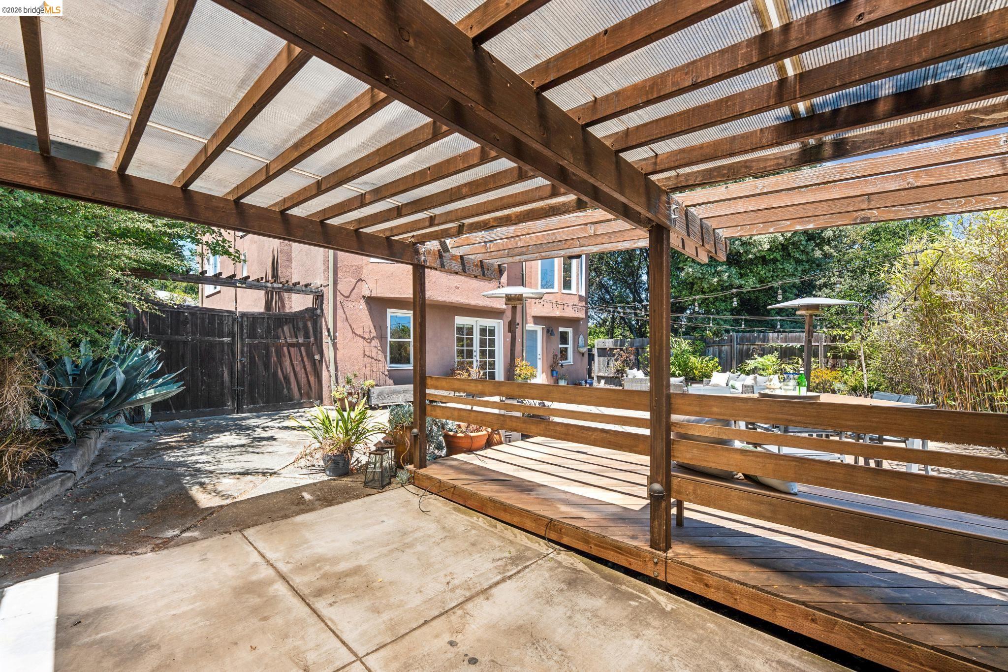 455 Lagunitas Ave