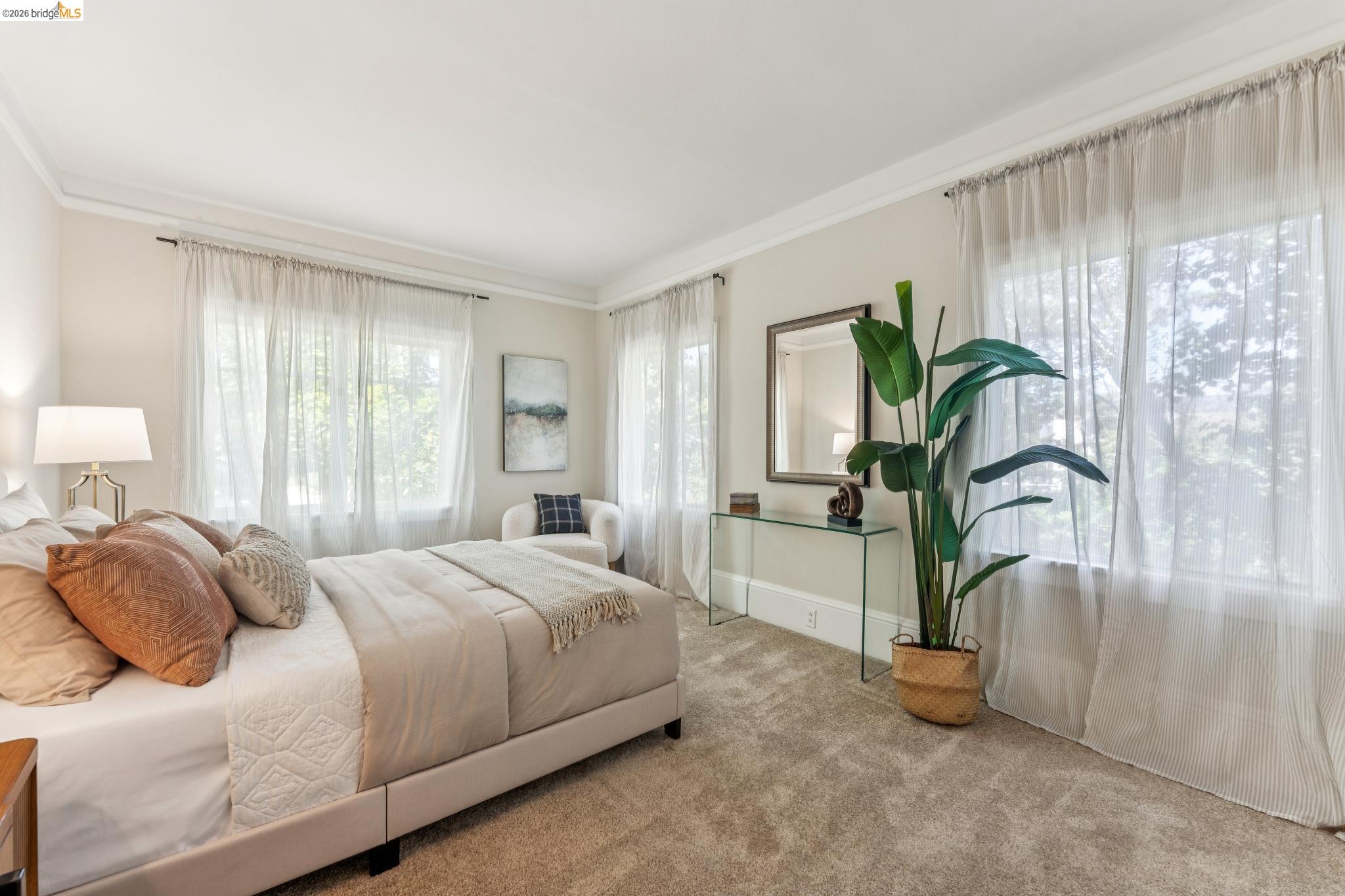 455 Lagunitas Ave