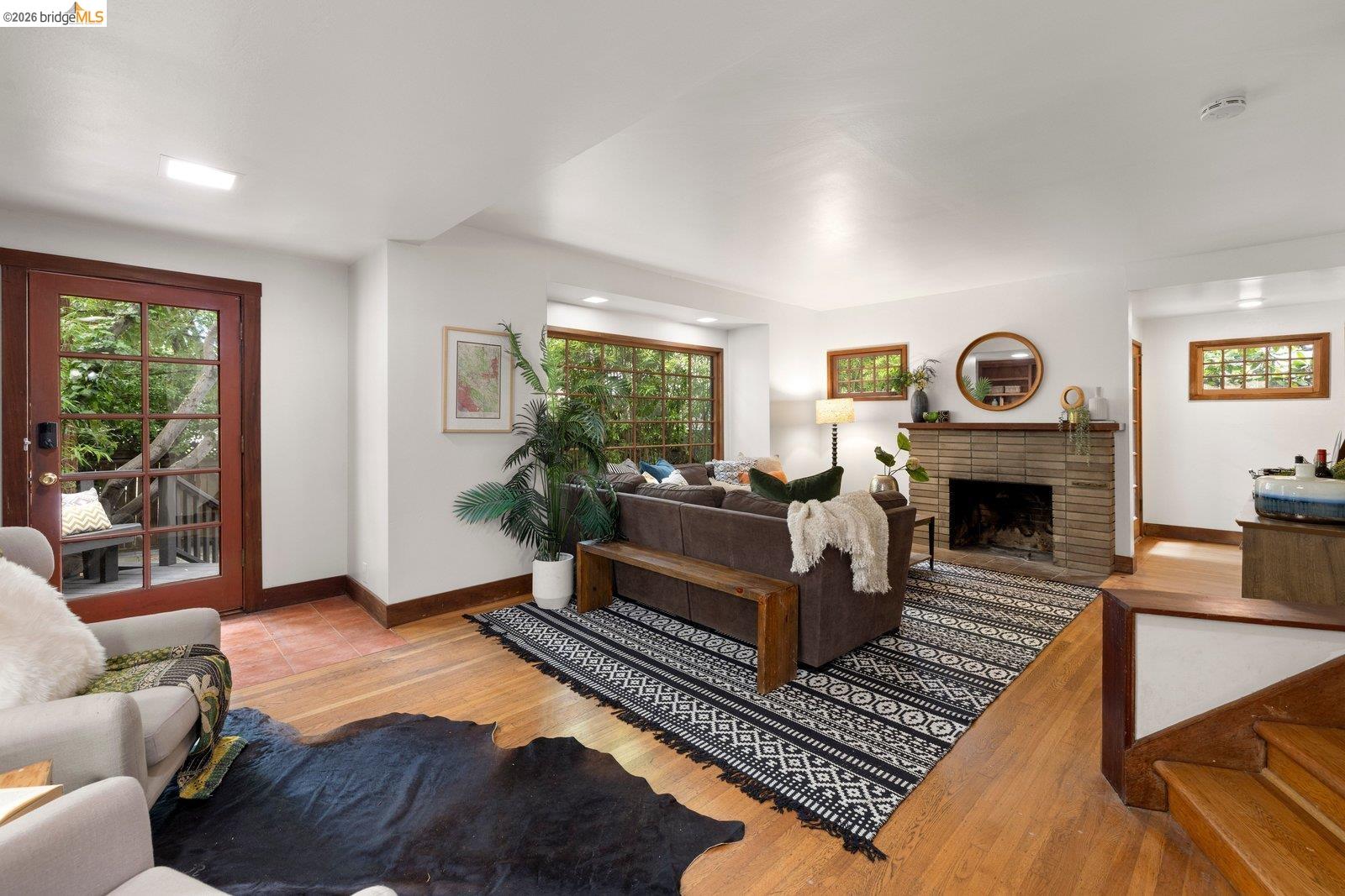 2633 Regent St