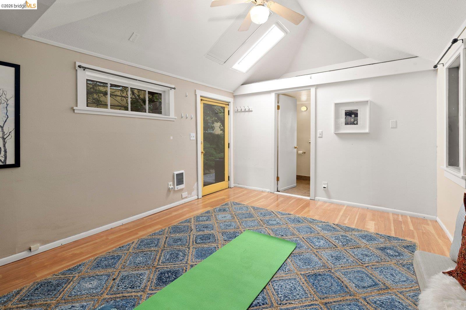 2633 Regent St