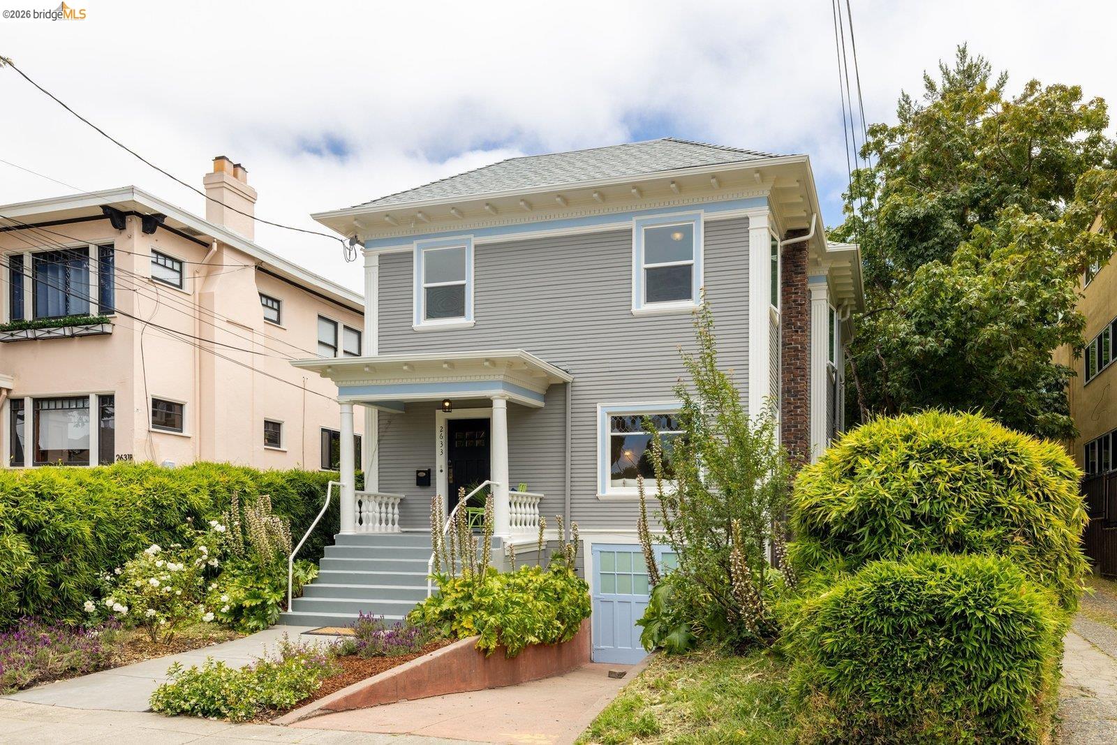 2633 Regent St
