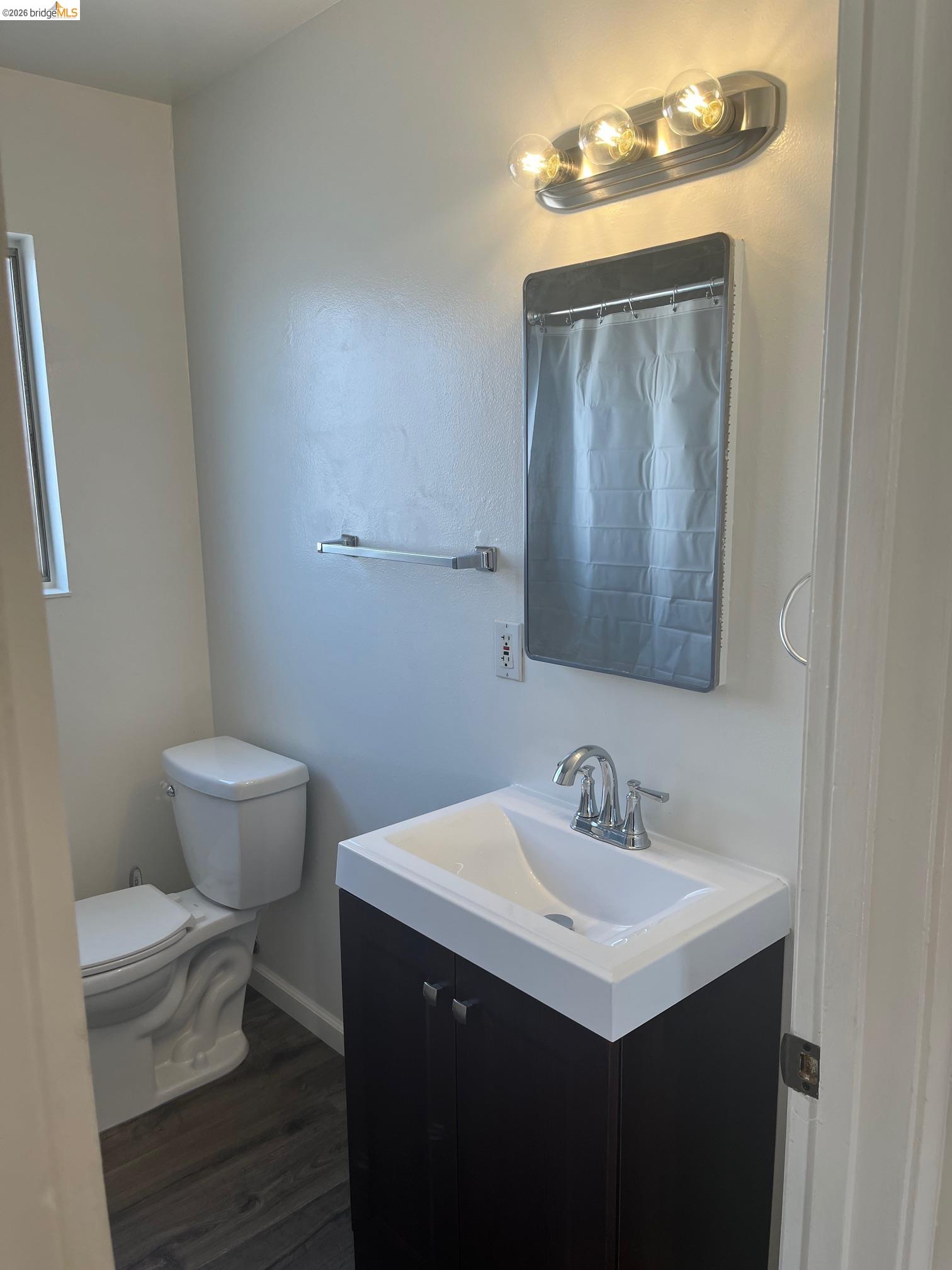 2425 San Joaquin St