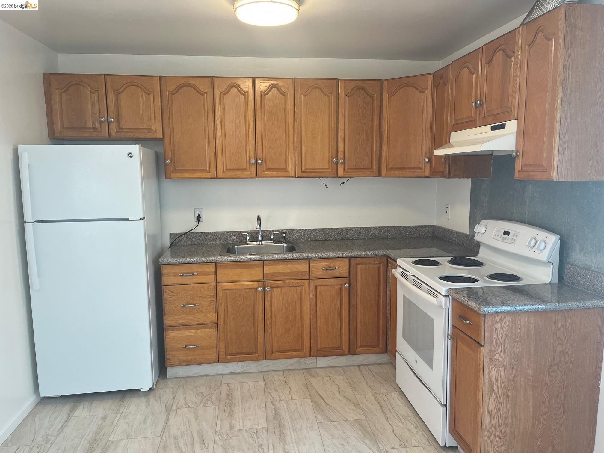 2425 San Joaquin St