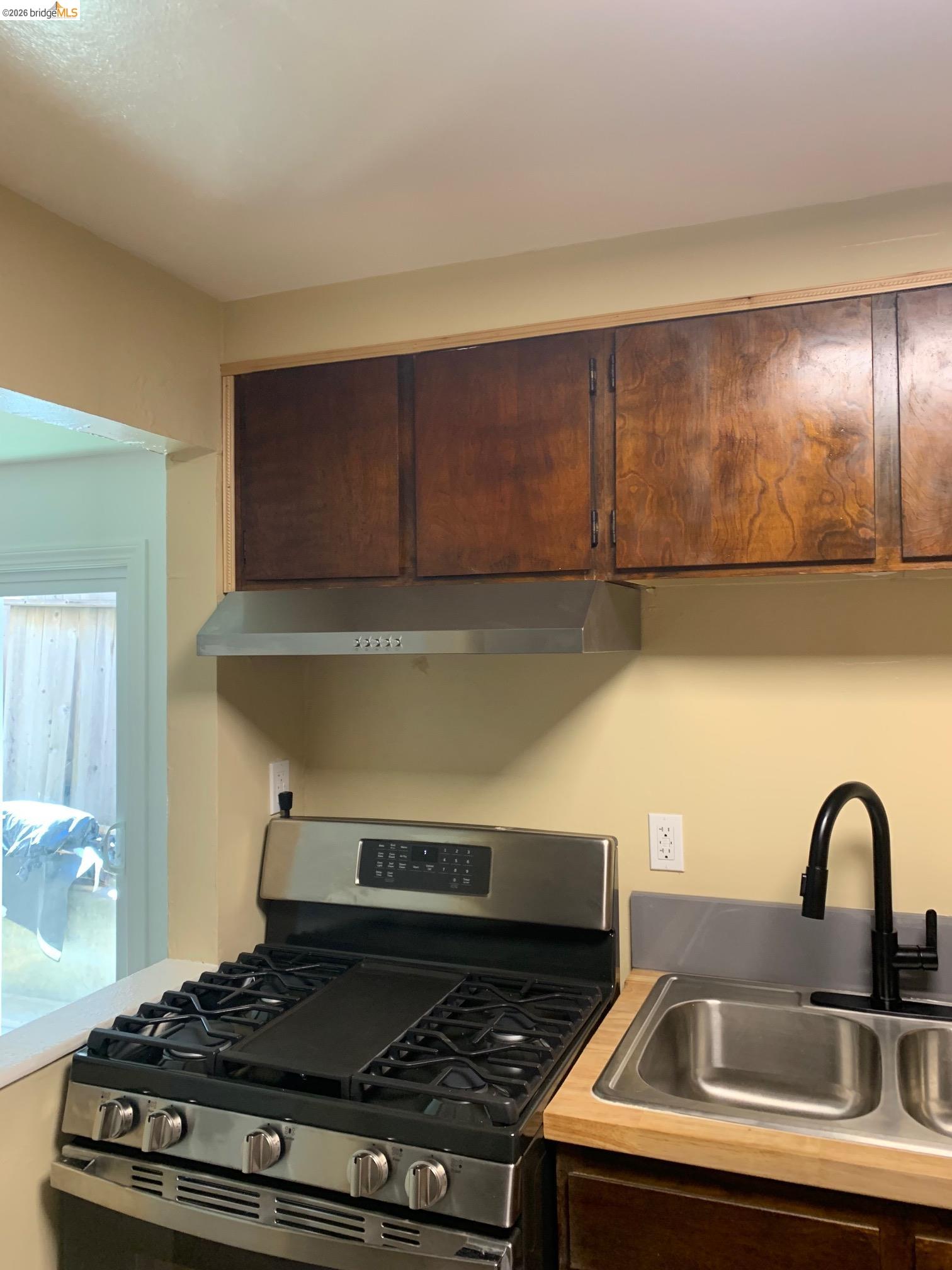 2425 San Joaquin St