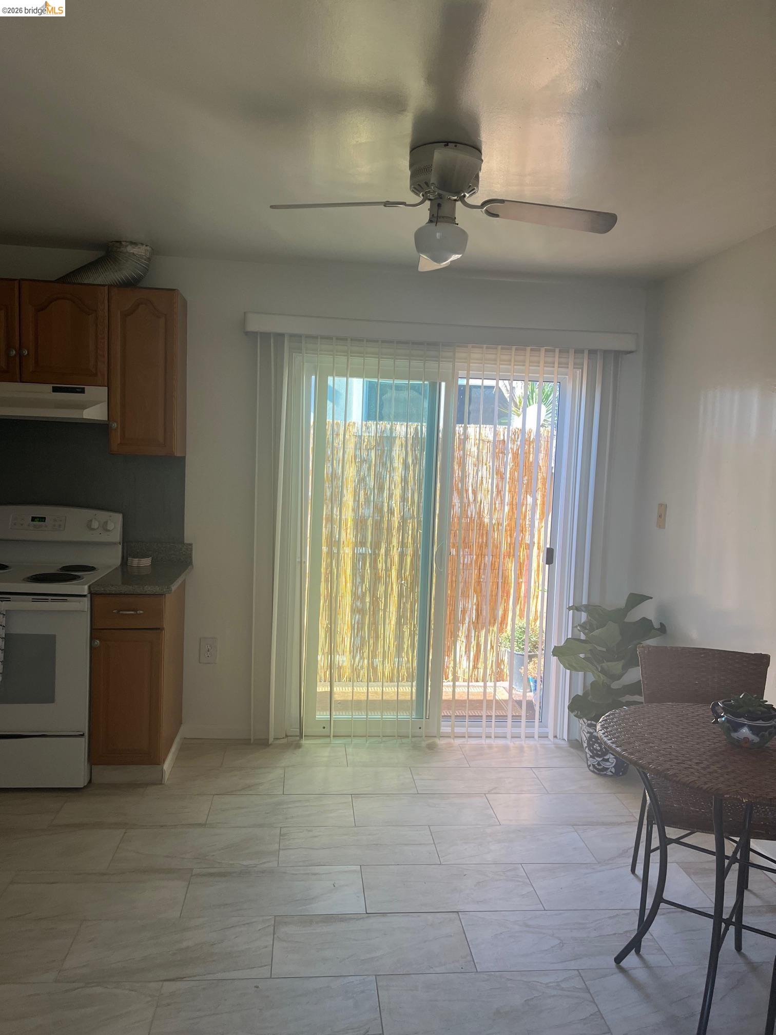 2425 San Joaquin St