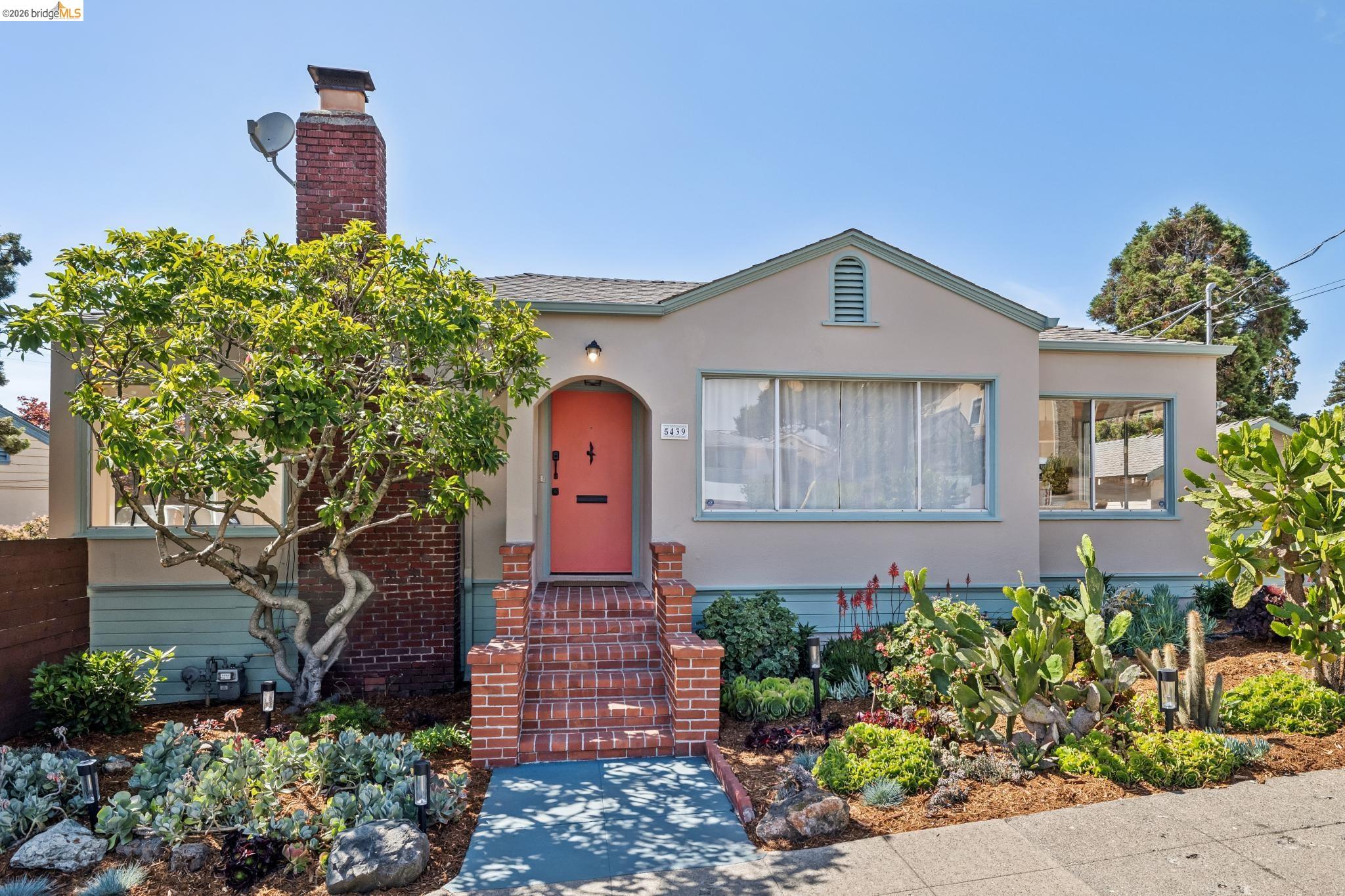 5439 Barrett Ave