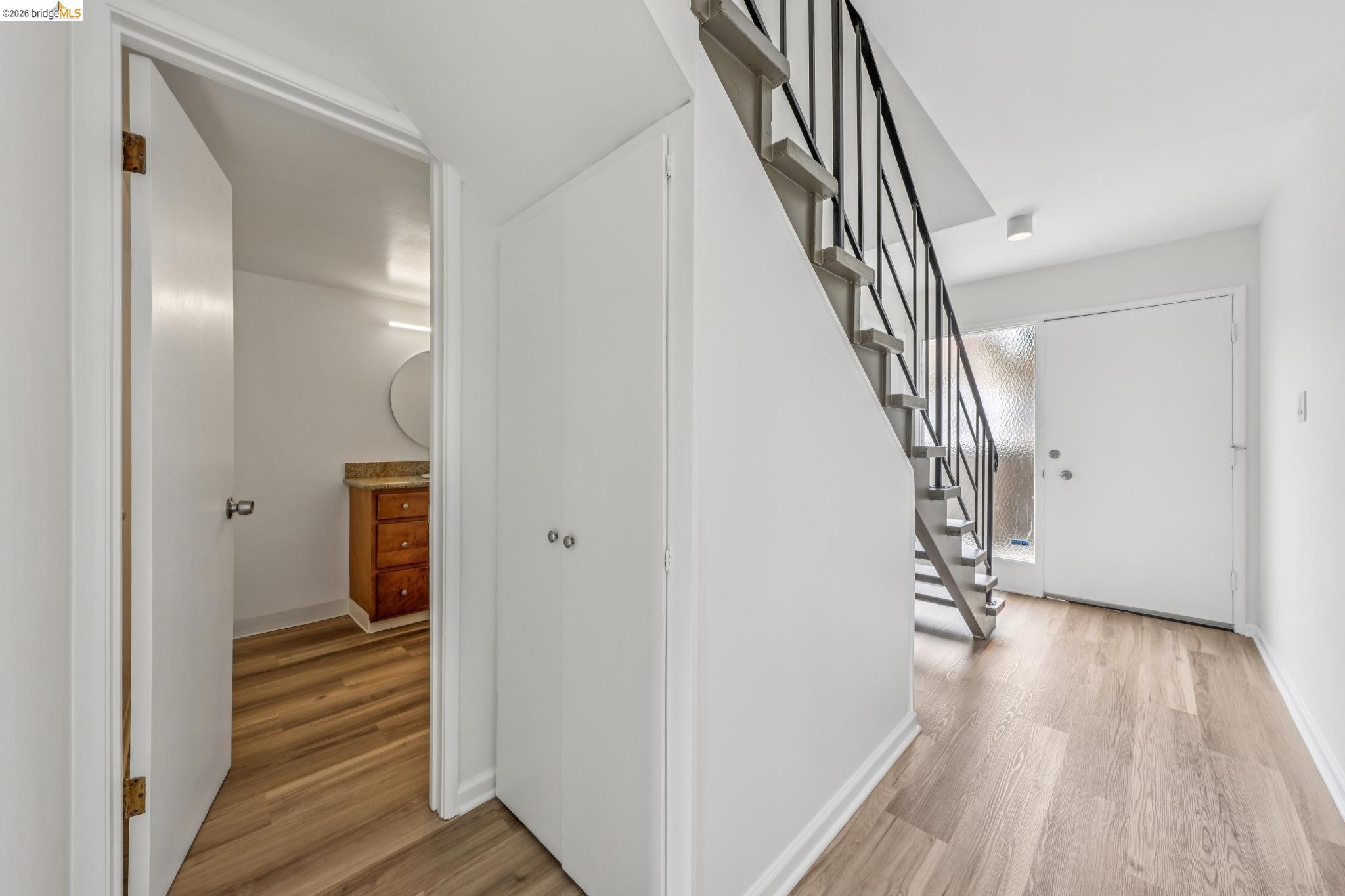 1221-1223 Elm St