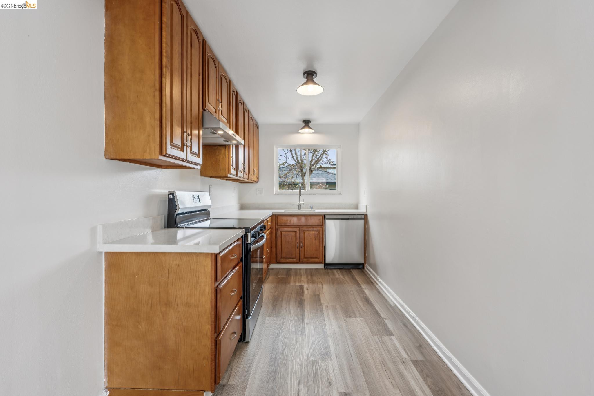 1221-1223 Elm St