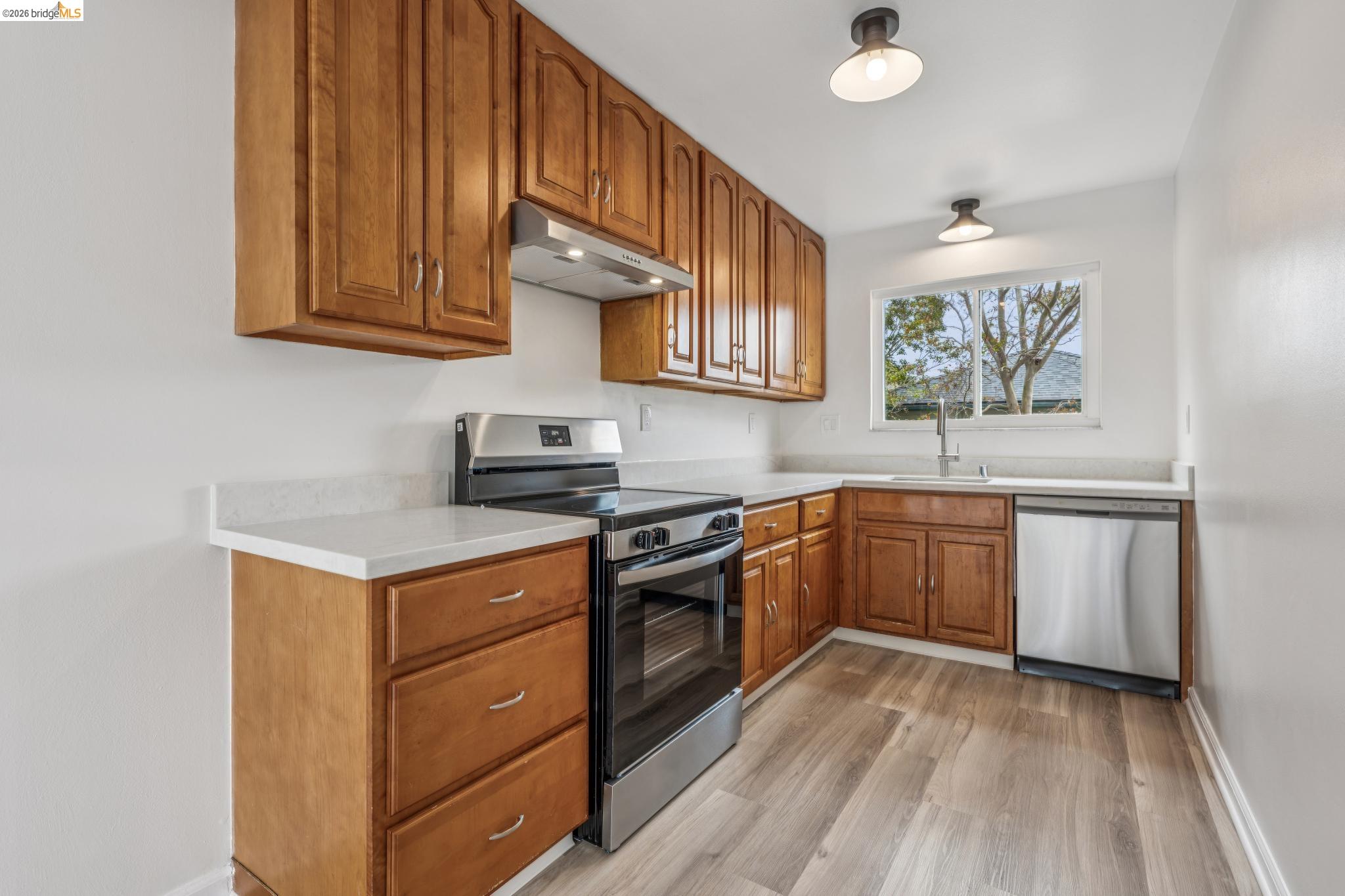 1221-1223 Elm St