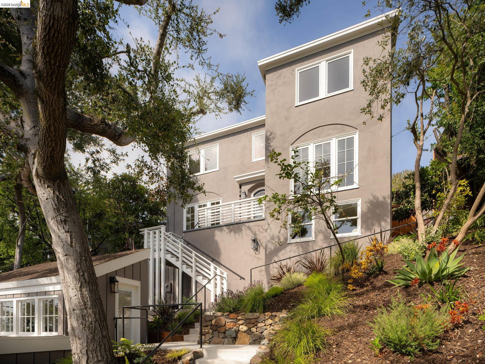 1001 Cragmont Avenue