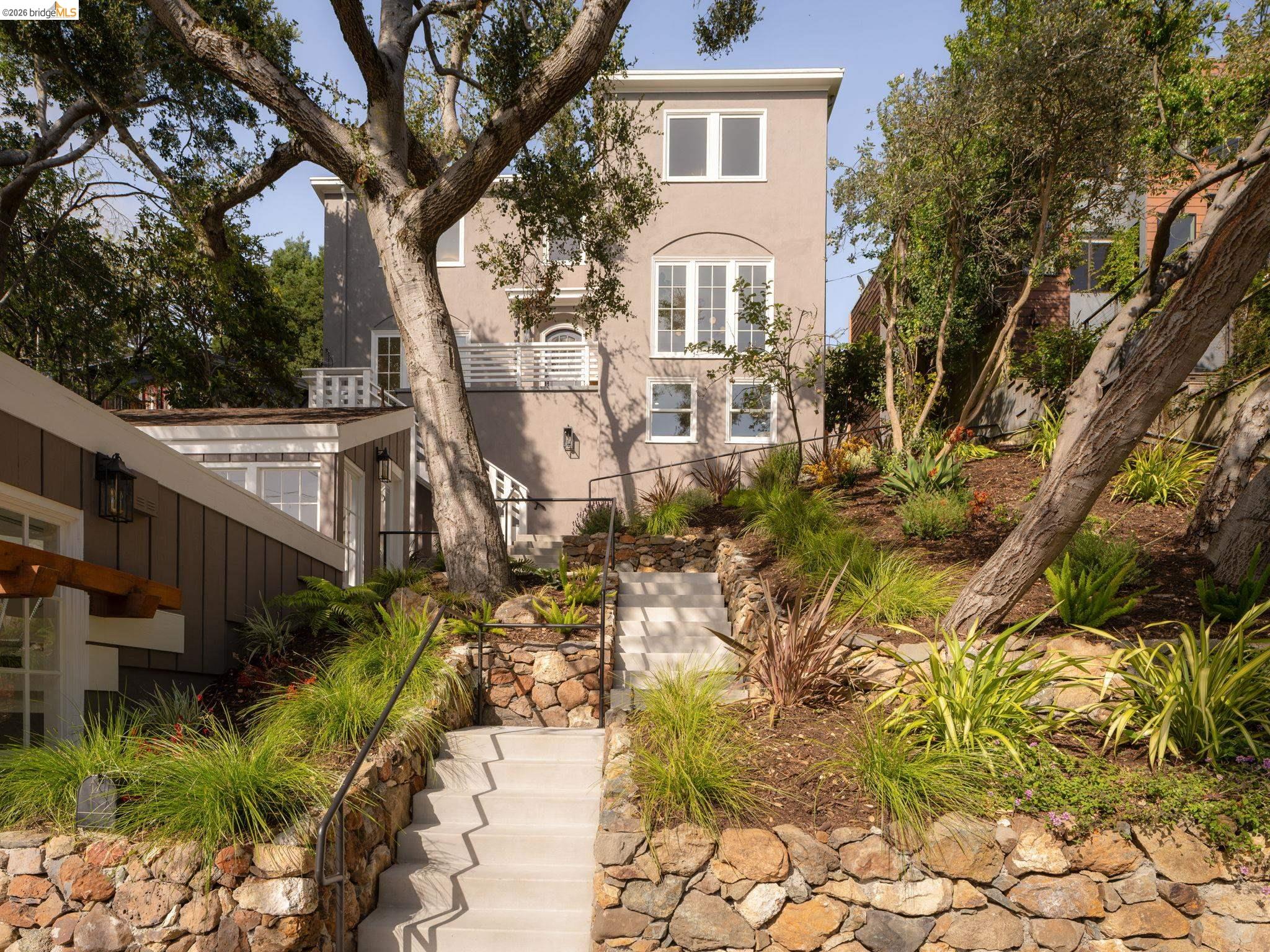 1001 Cragmont Avenue